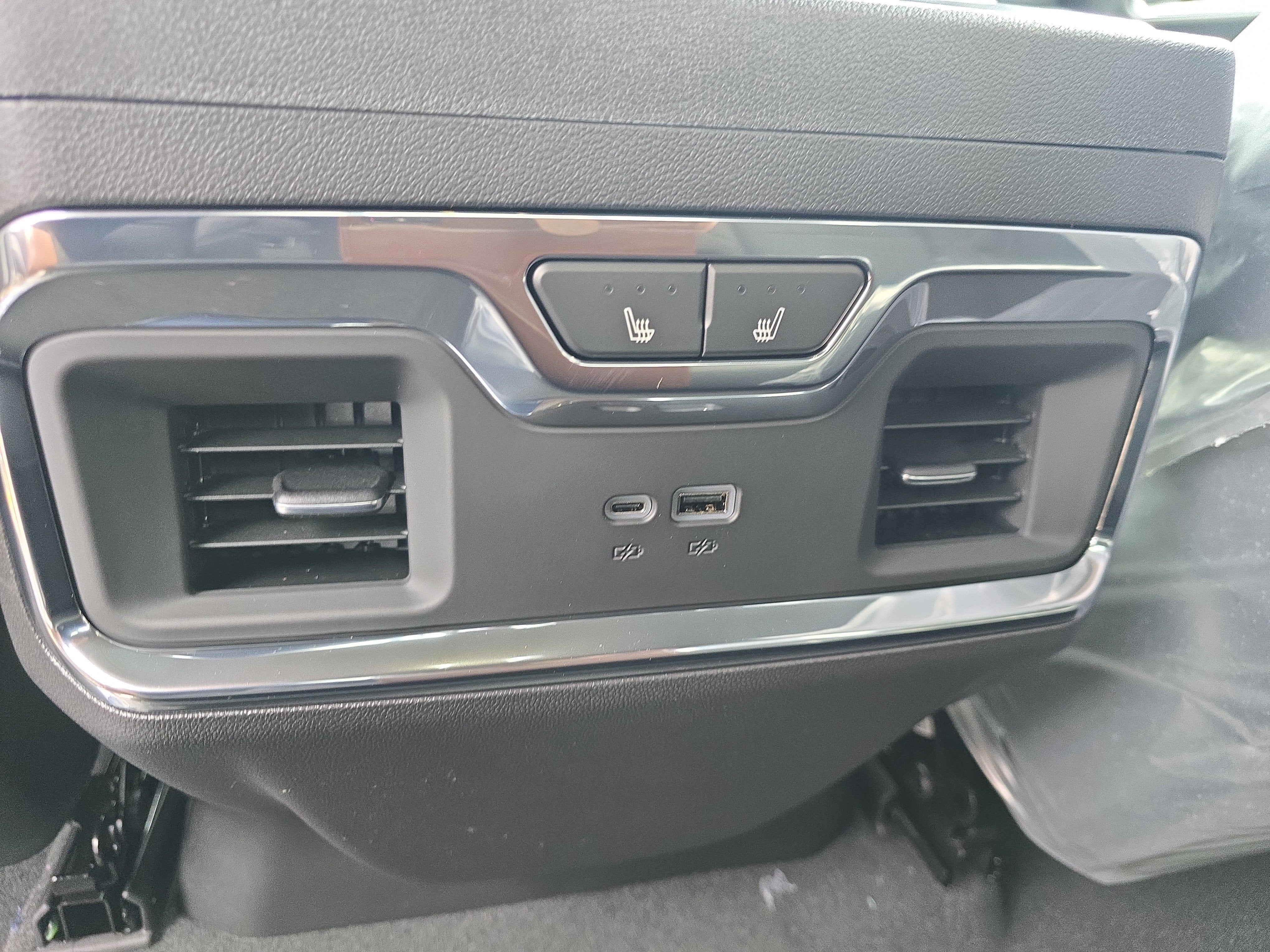 2026 GMC Sierra 1500 SLT - Photo 14