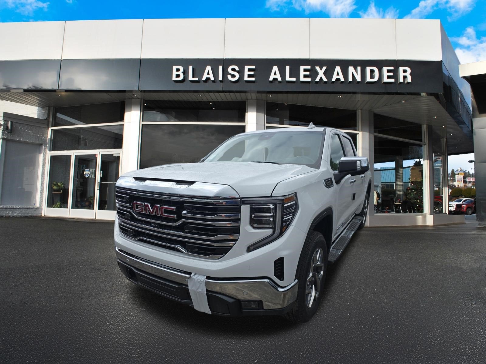 2026 GMC Sierra 1500 SLT - Photo 7