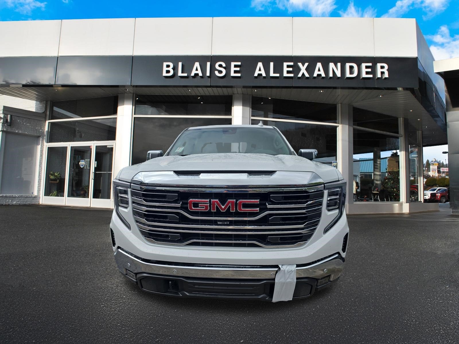 2026 GMC Sierra 1500 SLT - Photo 8