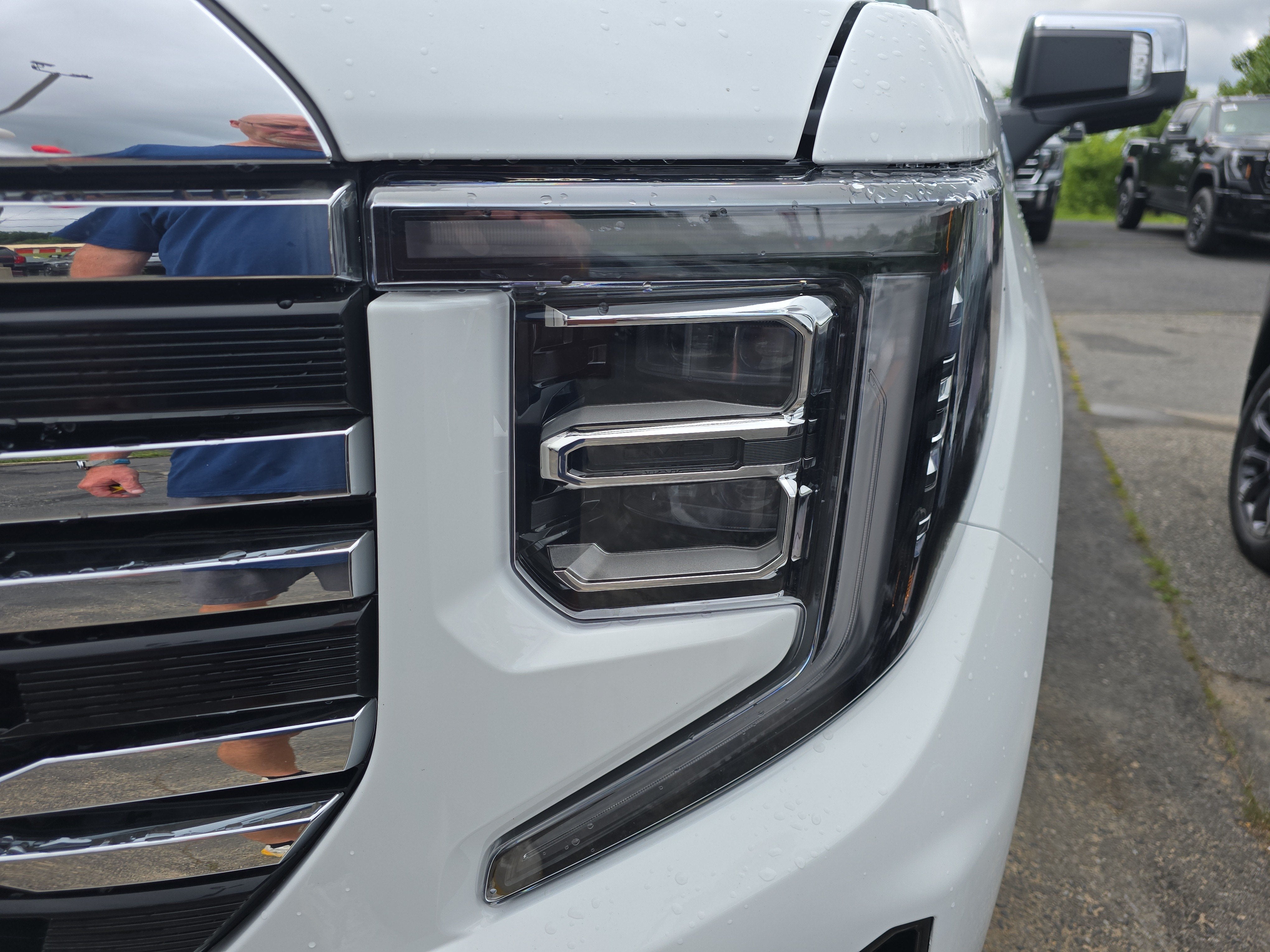2026 GMC Sierra 1500 SLT - Photo 9
