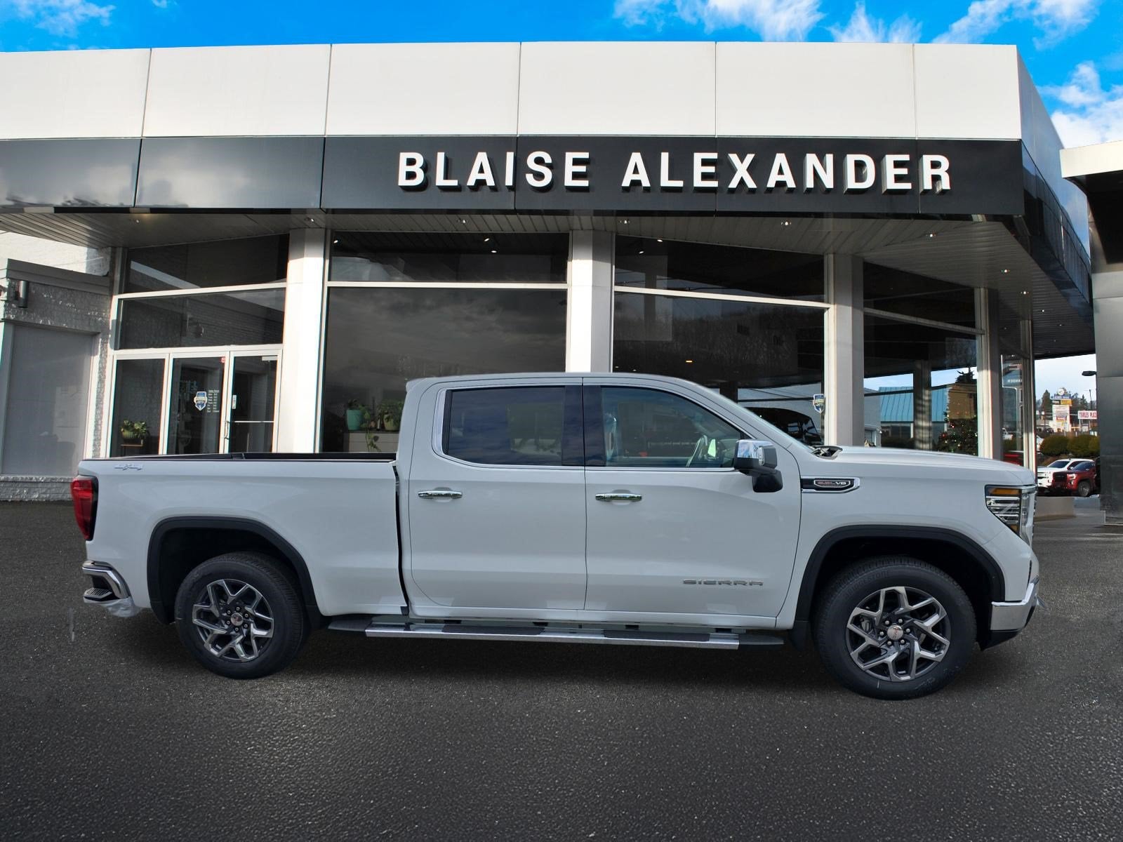 2026 GMC Sierra 1500 SLT - Photo 2