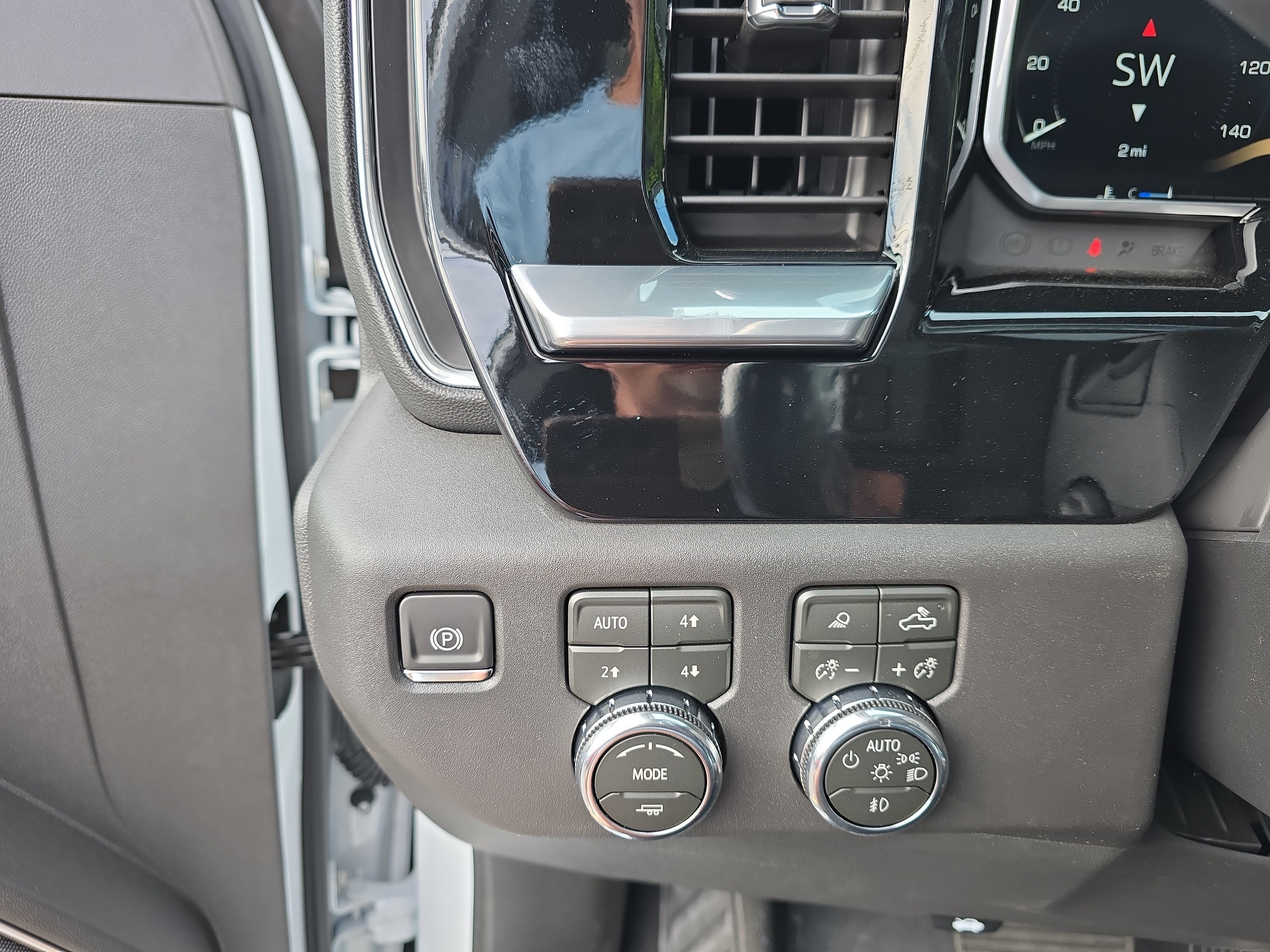 2026 GMC Sierra 1500 SLT - Photo 20