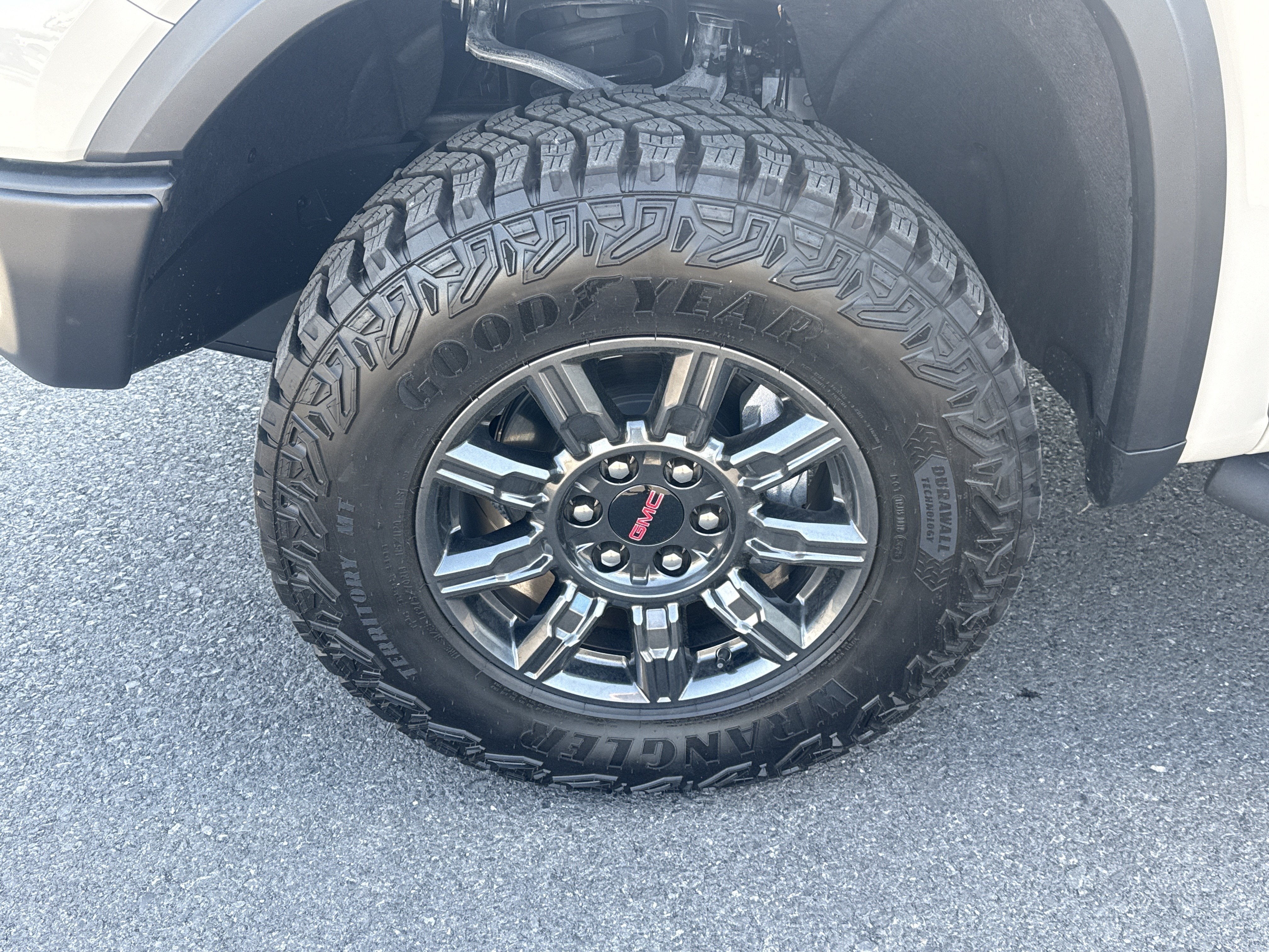 2026 GMC Sierra 1500 AT4X - Photo 10