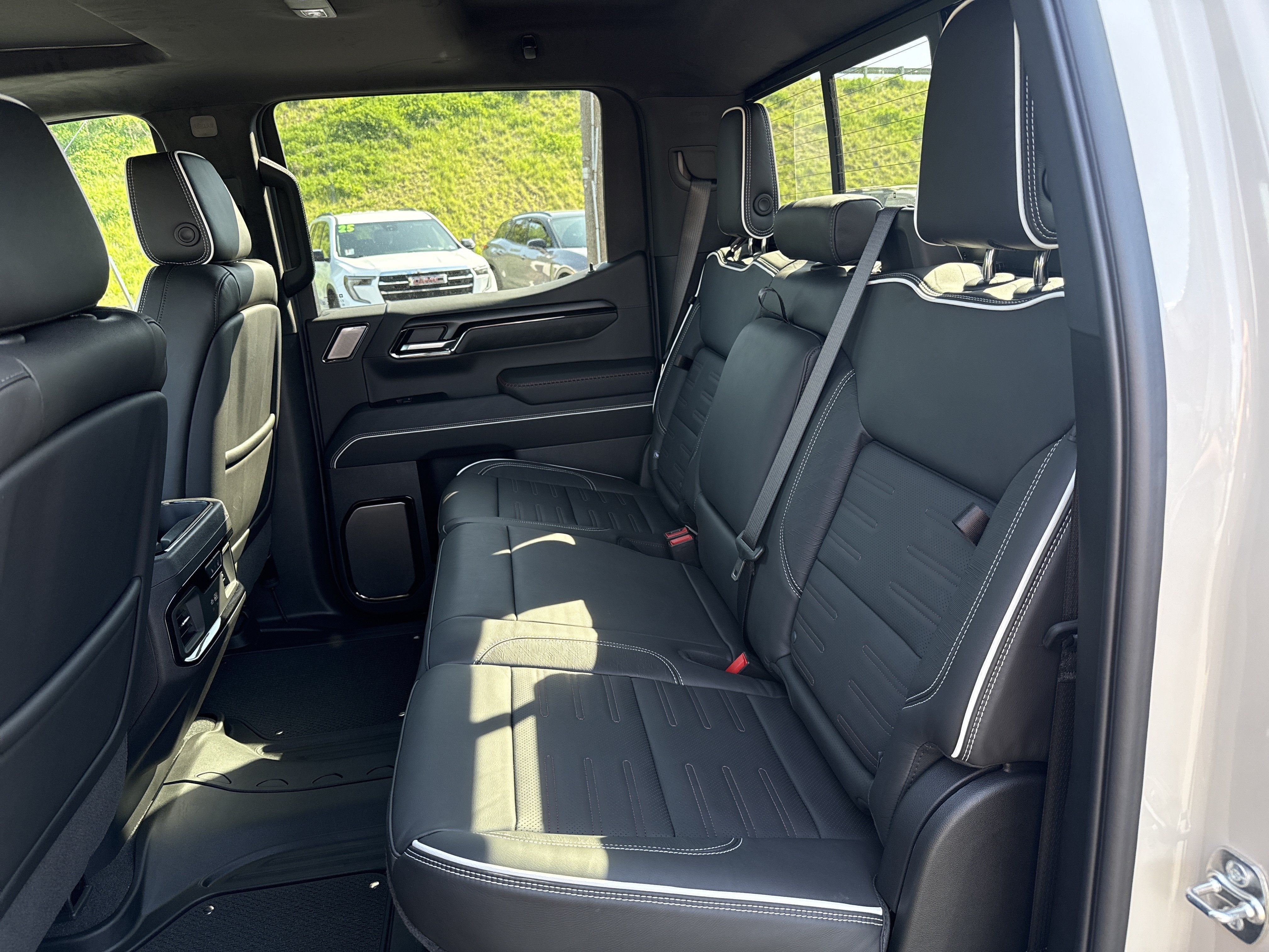 2026 GMC Sierra 1500 AT4X - Photo 13