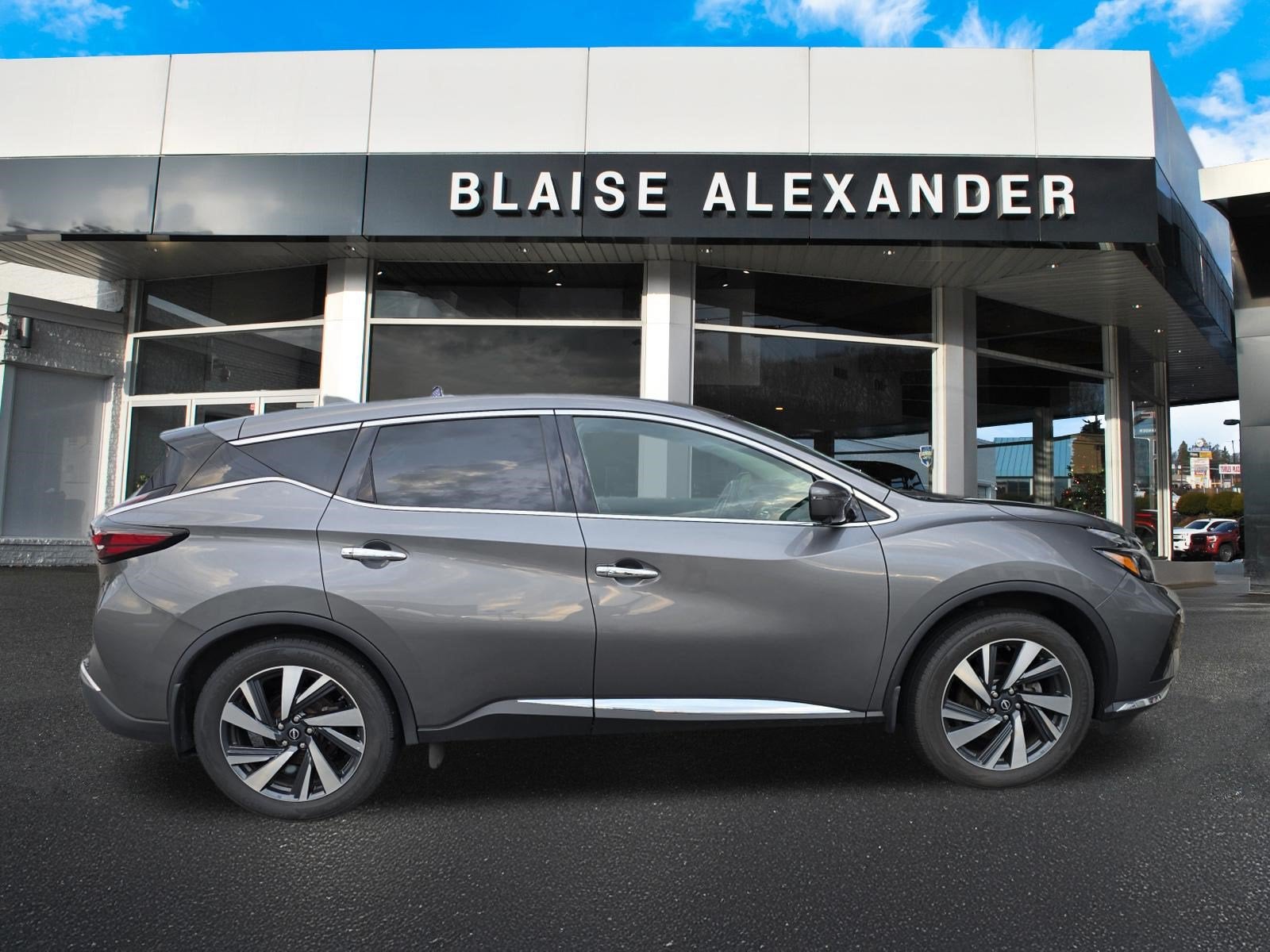 2023 Nissan Murano SL