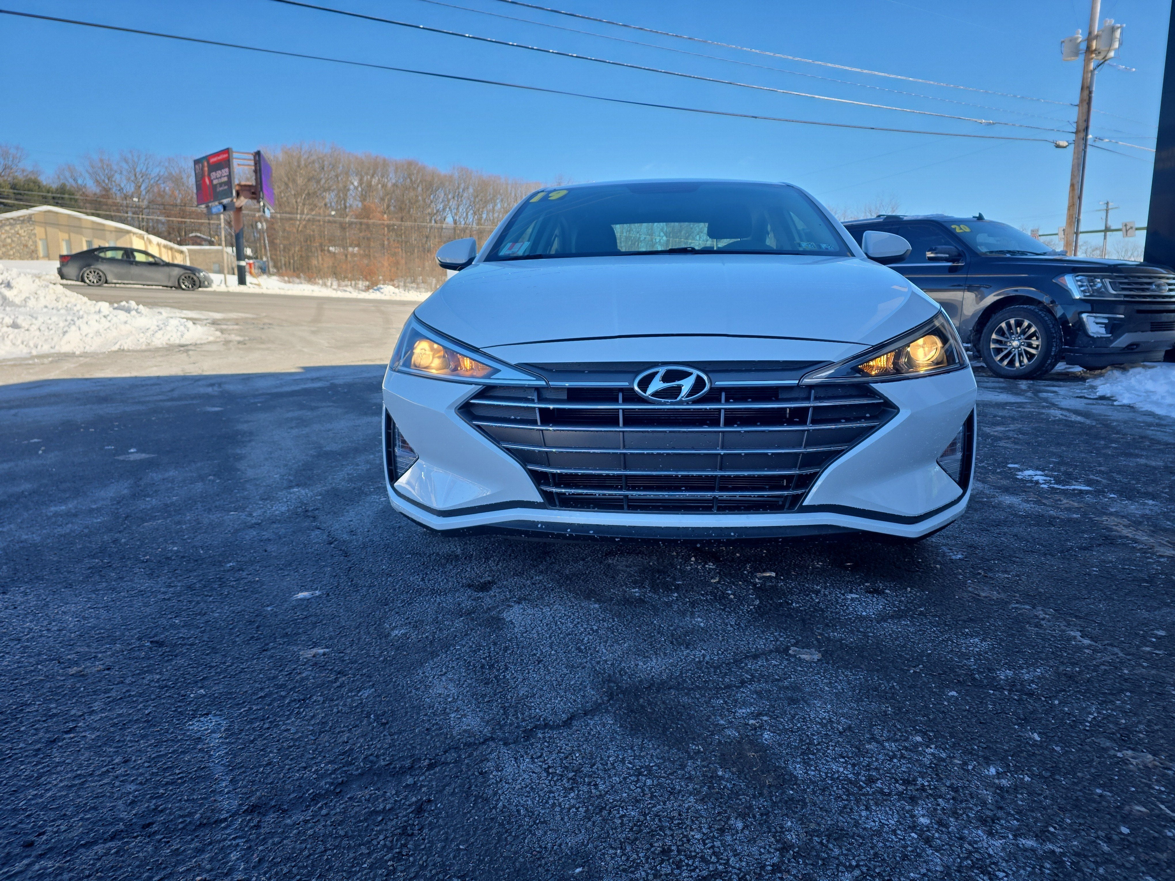 2019 Hyundai Elantra SE
