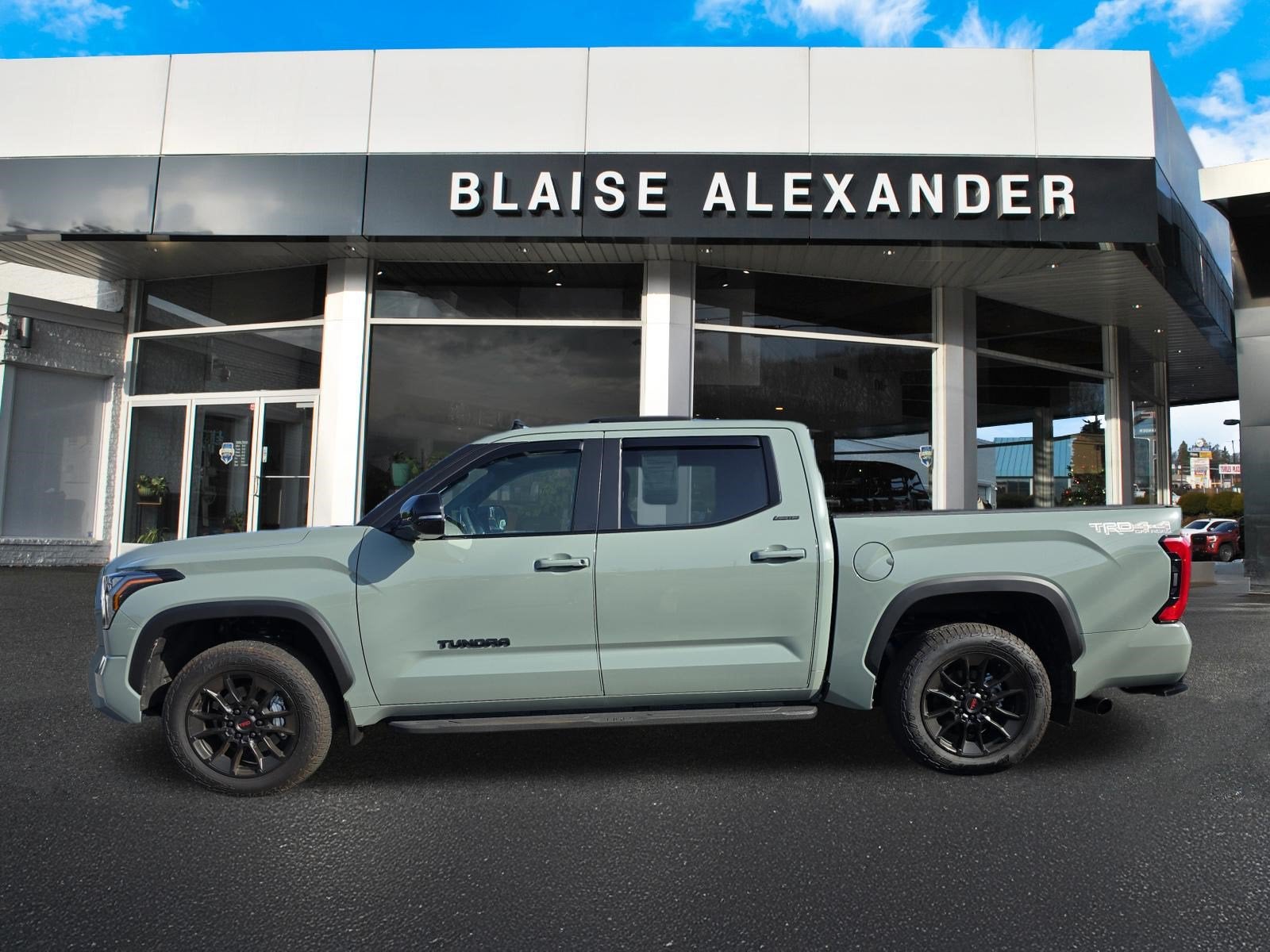 2025 Toyota Tundra 4WD SR5