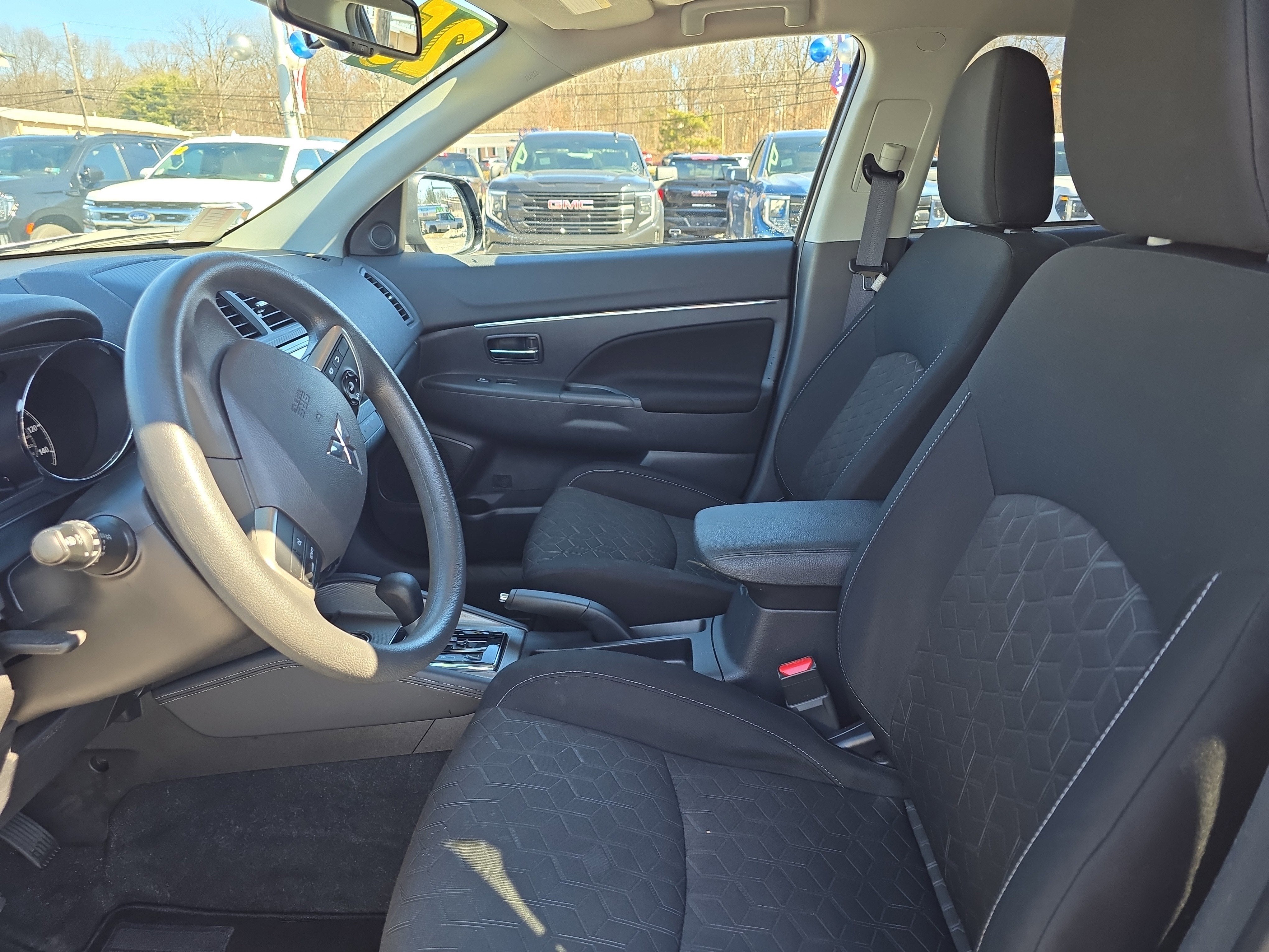 2025 Mitsubishi Outlander Sport S