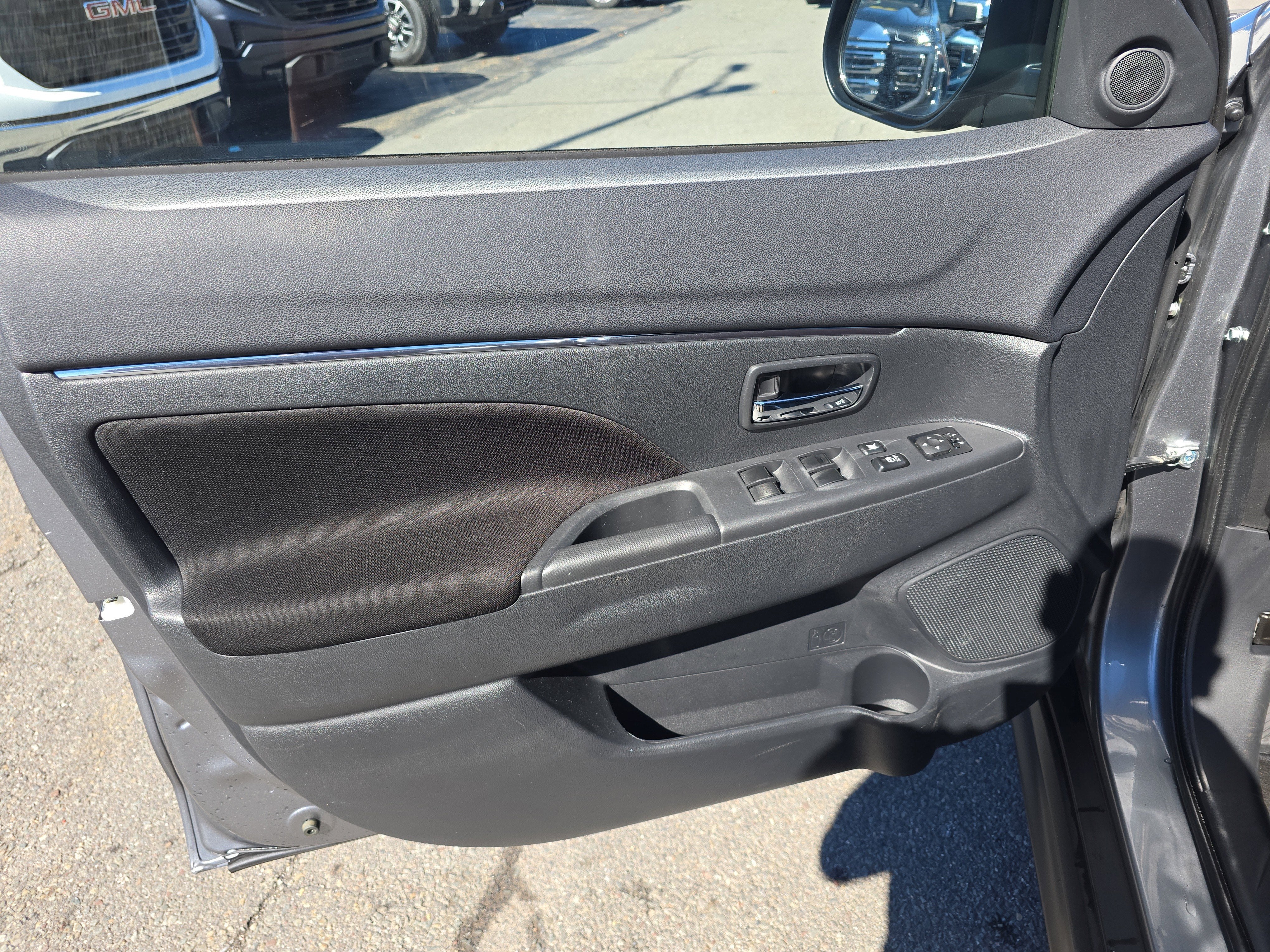 2025 Mitsubishi Outlander Sport S