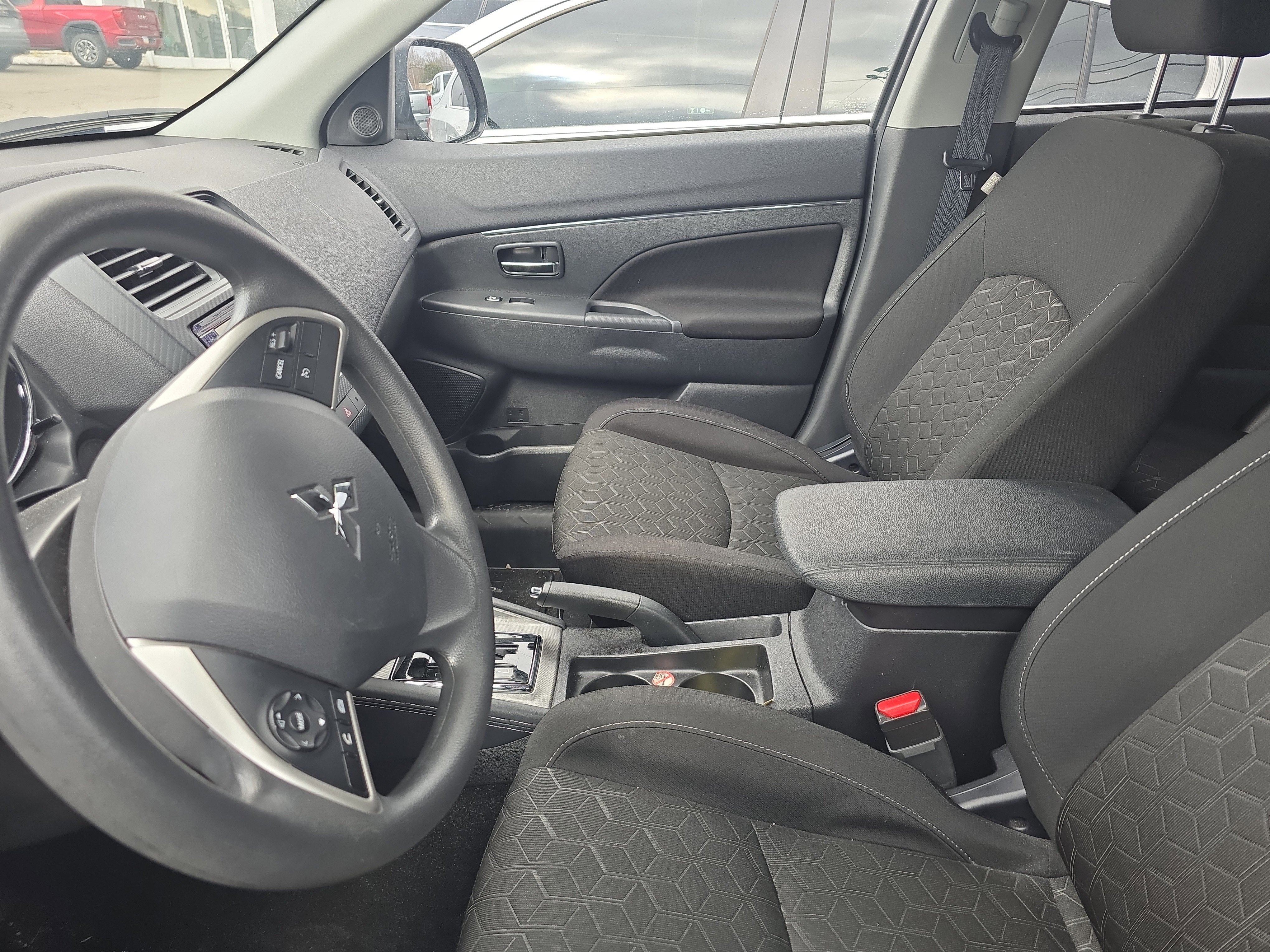 2025 Mitsubishi Outlander Sport S