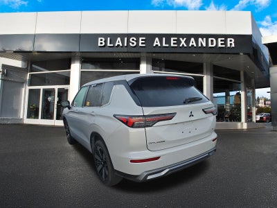 2025 Mitsubishi Outlander SE