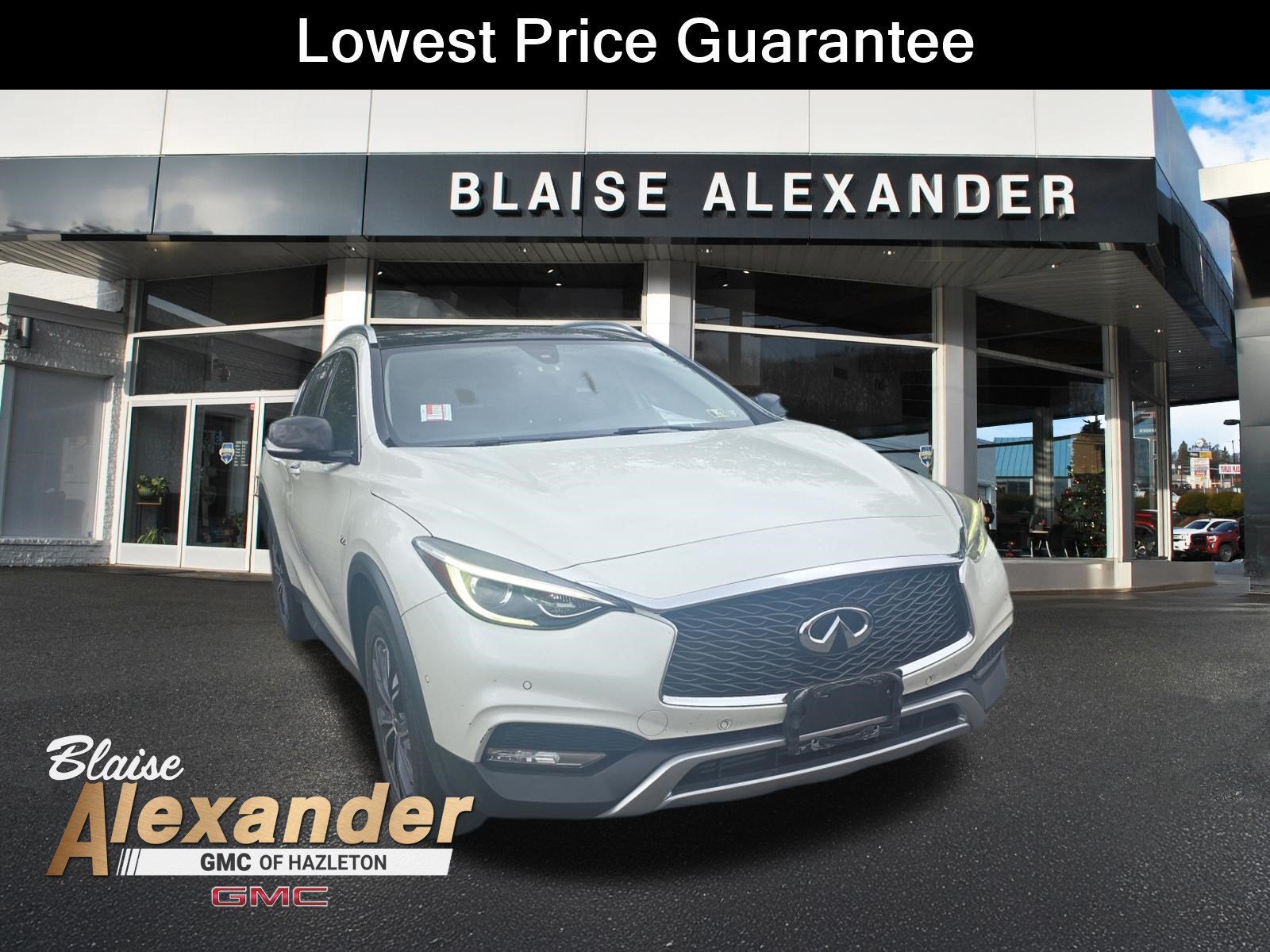 2017 INFINITI QX30 Premium