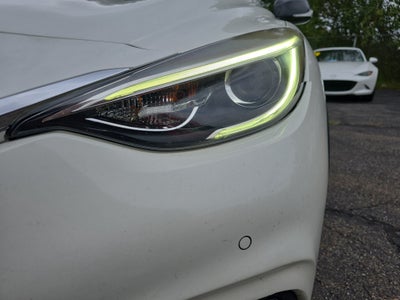 2017 INFINITI QX30 Premium