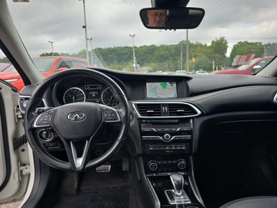 2017 INFINITI QX30 Premium