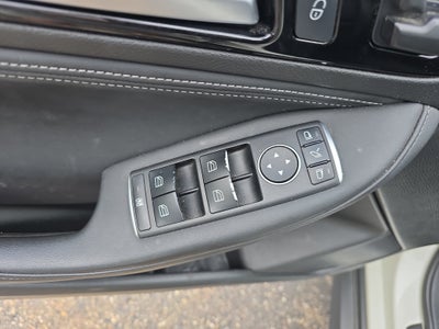 2017 INFINITI QX30 Premium