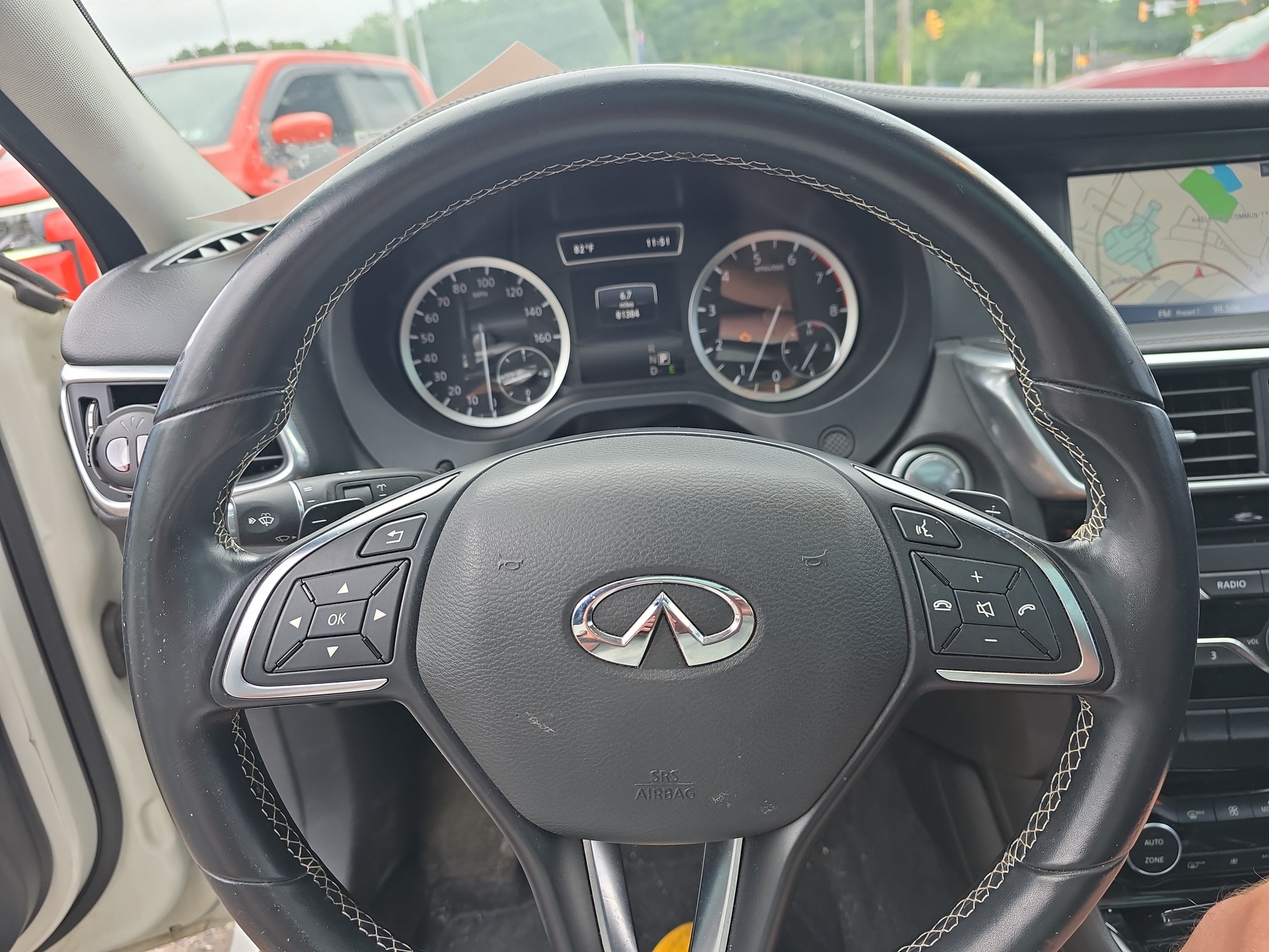 2017 INFINITI QX30 Premium