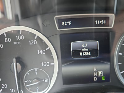 2017 INFINITI QX30 Premium