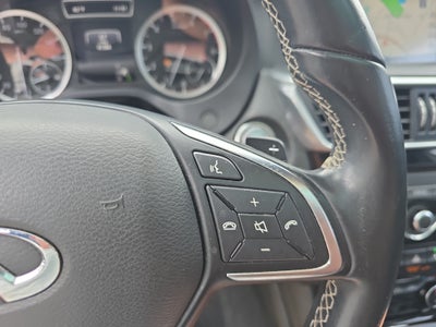 2017 INFINITI QX30 Premium