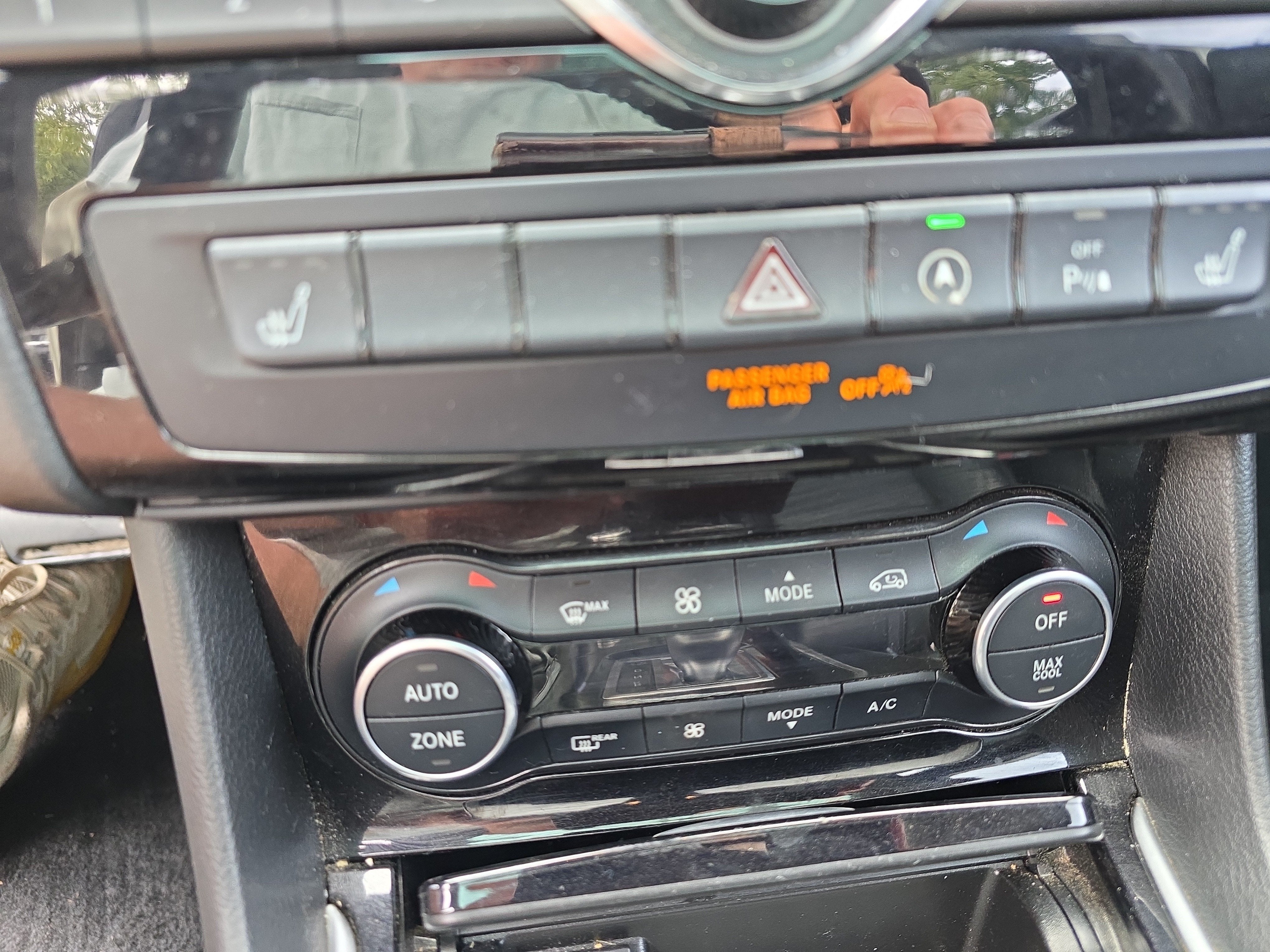 2017 INFINITI QX30 Premium