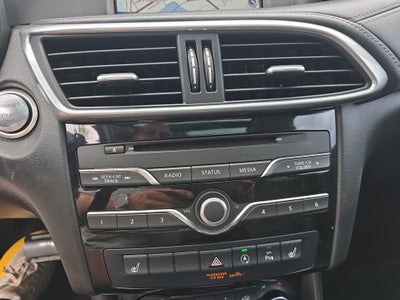 2017 INFINITI QX30 Premium