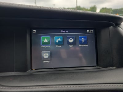 2017 INFINITI QX30 Premium