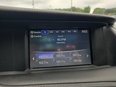 2017 INFINITI QX30 Premium