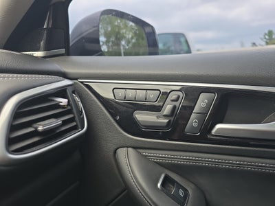 2017 INFINITI QX30 Premium