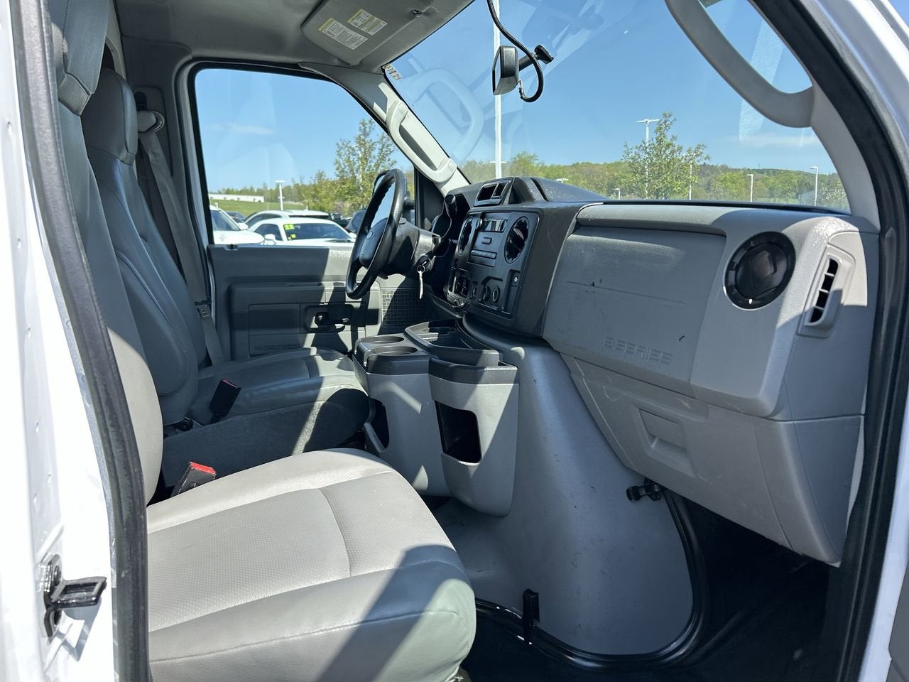 2018 Ford E-Series Cutaway E-350 WB