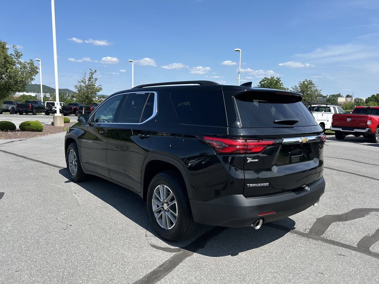 2023 Chevrolet Traverse LT Cloth