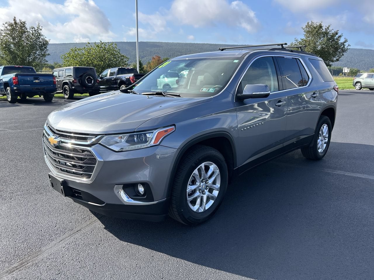 2021 Chevrolet Traverse LT Cloth