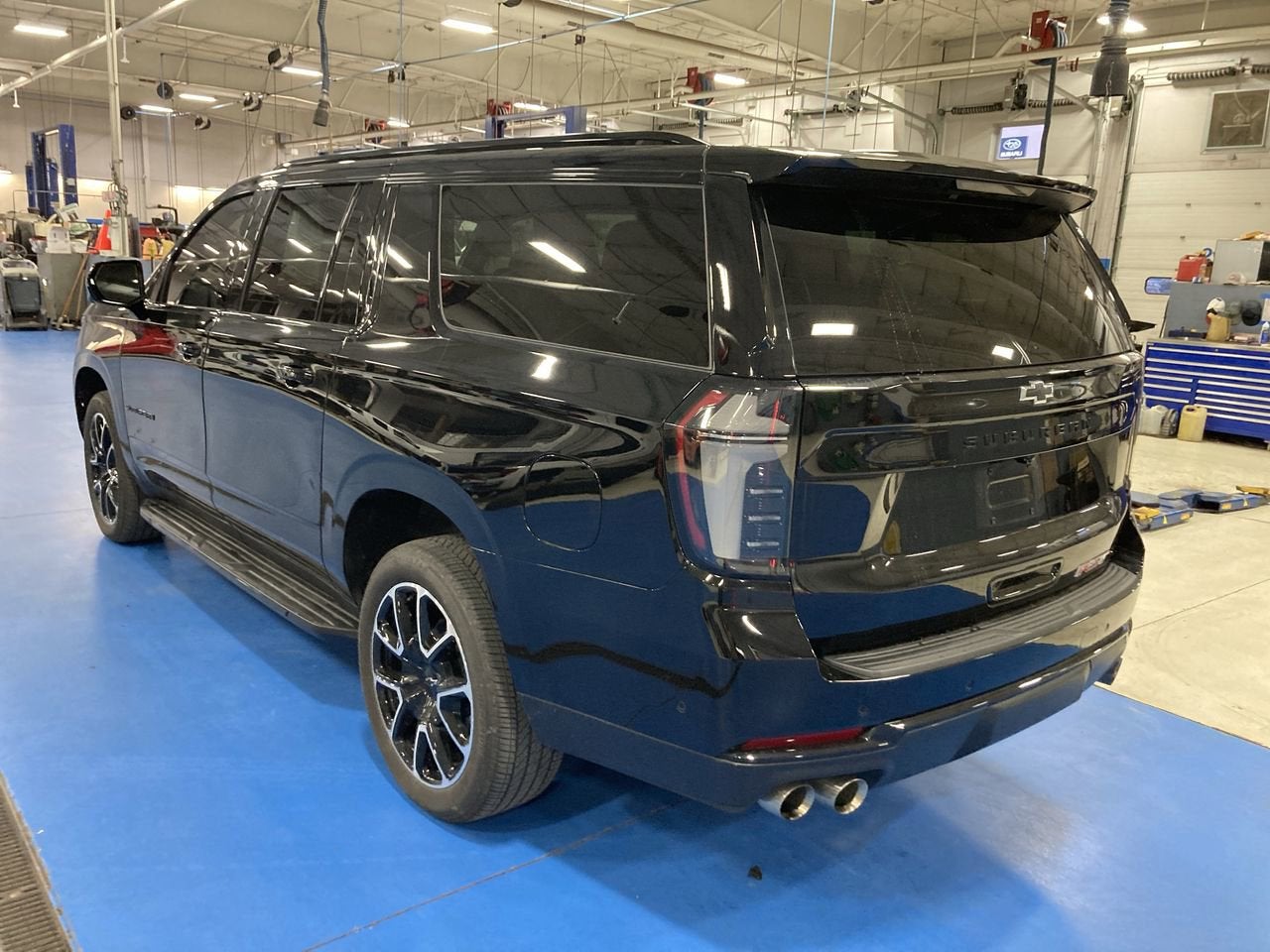 2025 Chevrolet Suburban RST