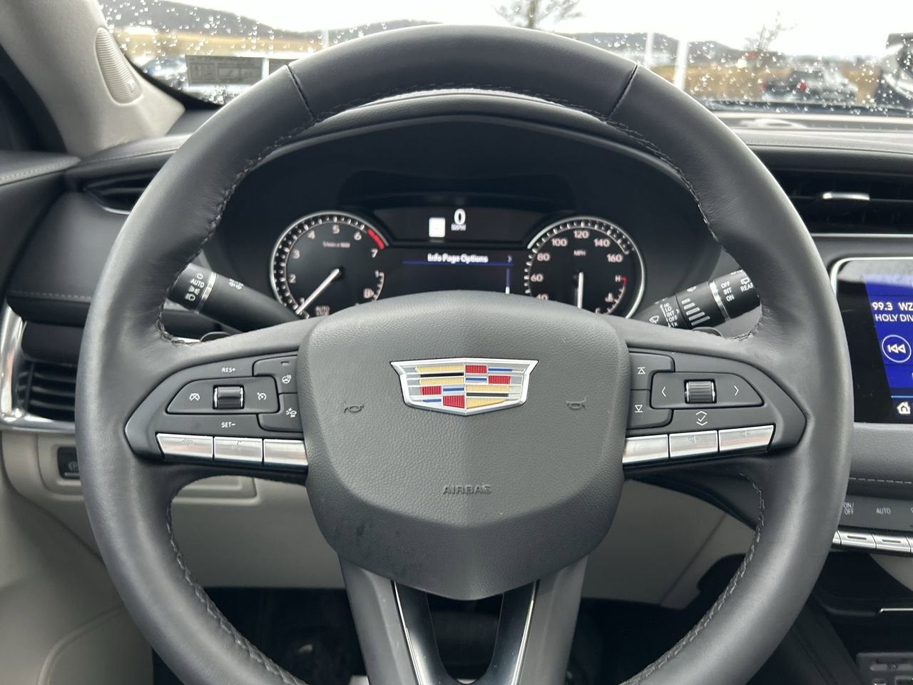 2022 Cadillac XT4 Luxury