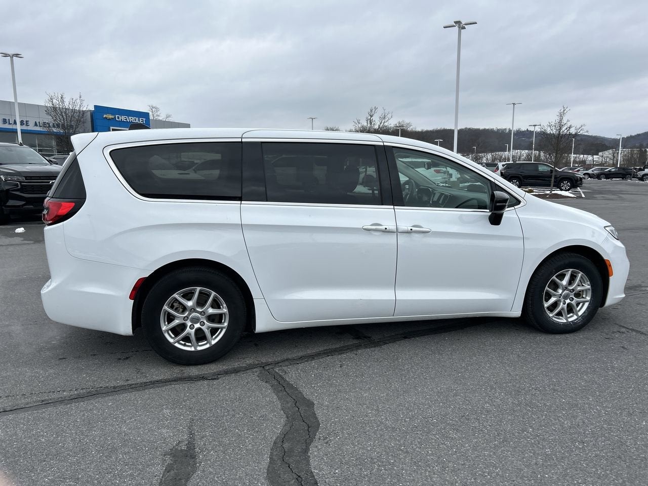 2024 Chrysler Pacifica Touring L