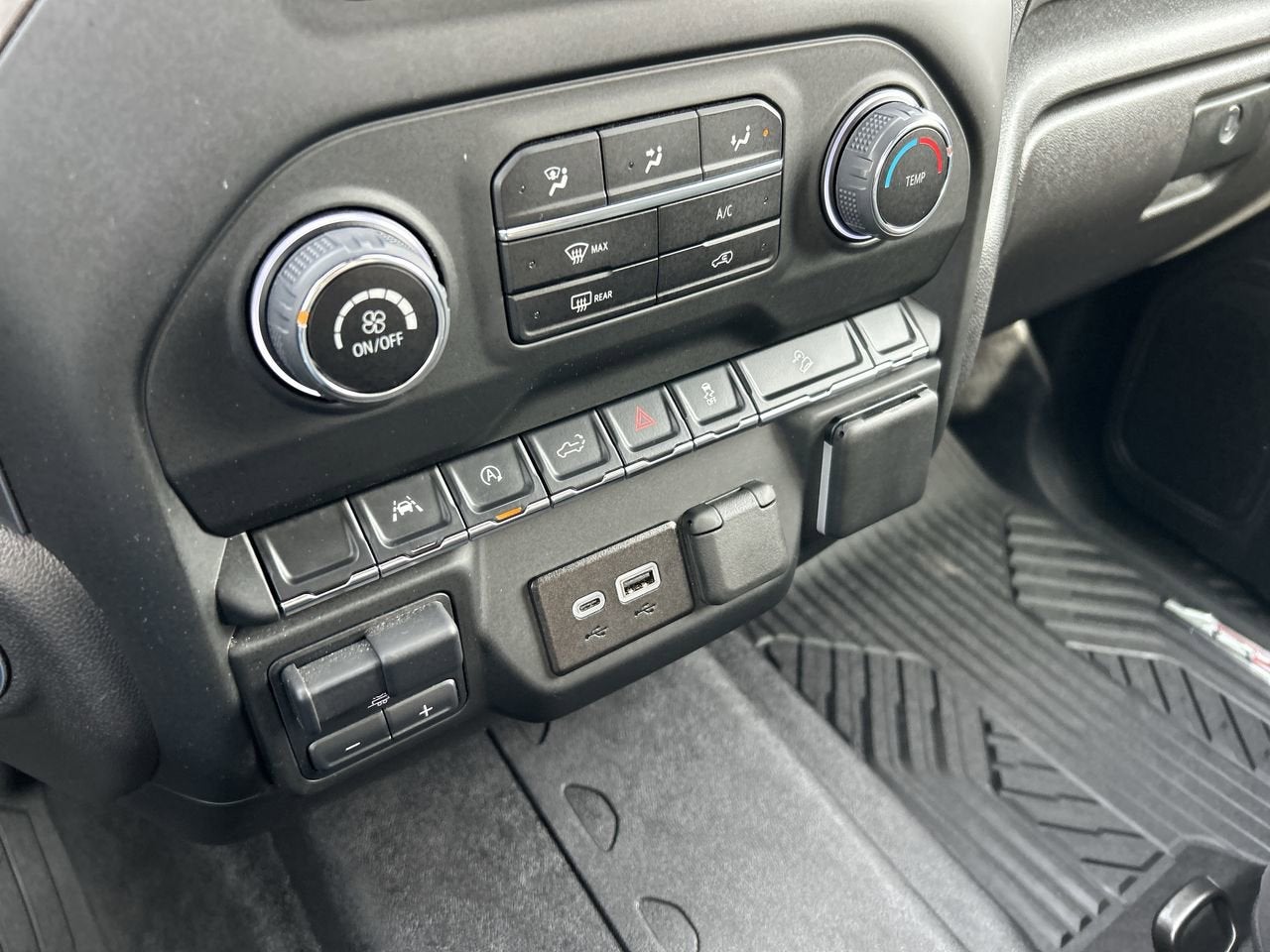 2024 Chevrolet Silverado 1500 Custom Trail Boss