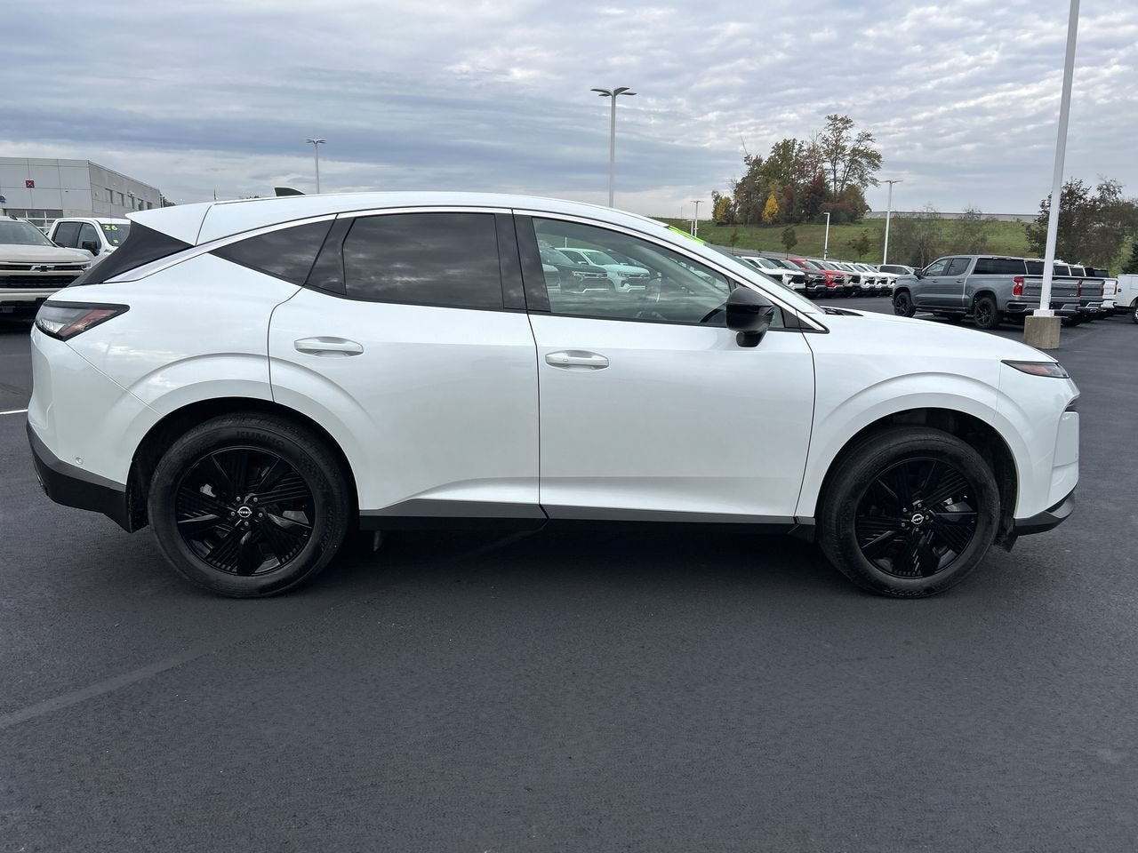 2025 Nissan Murano SV