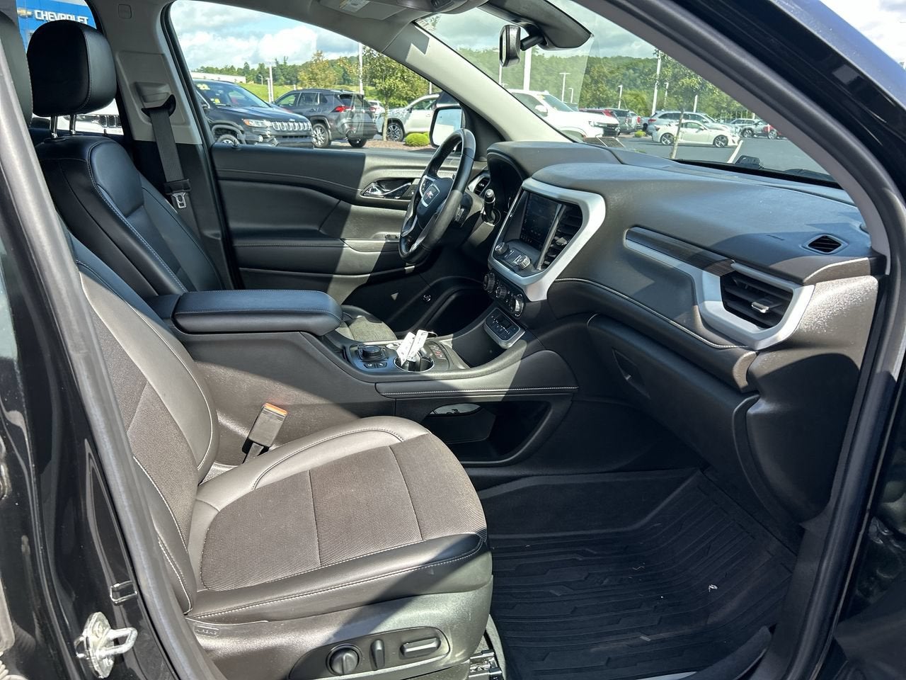 2021 GMC Acadia SLT