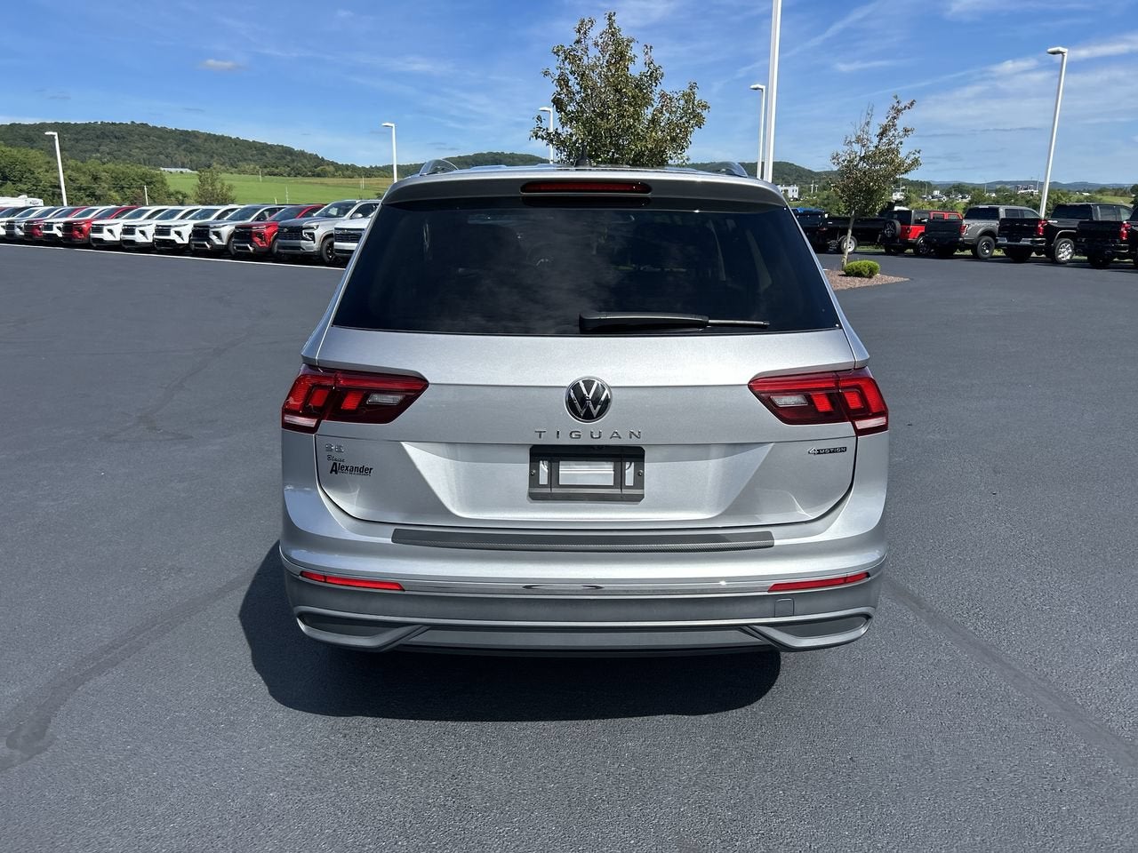 2024 Volkswagen Tiguan SE