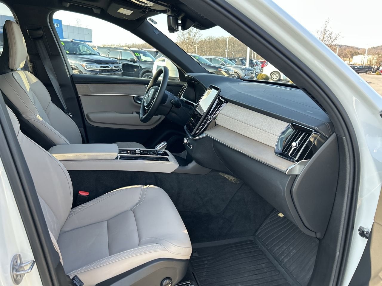 2026 Volvo XC90 Plus