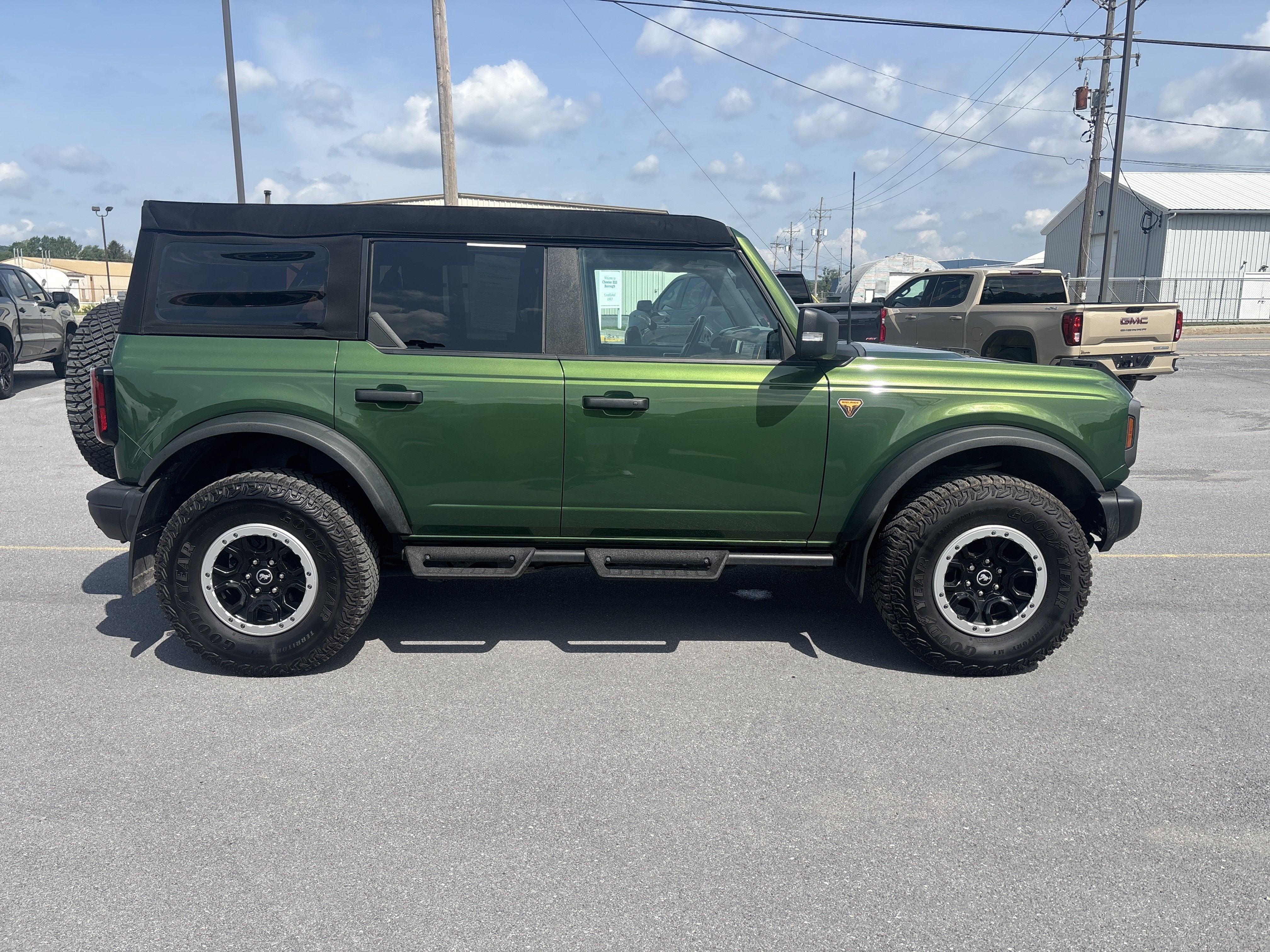 2023 Ford Bronco Base