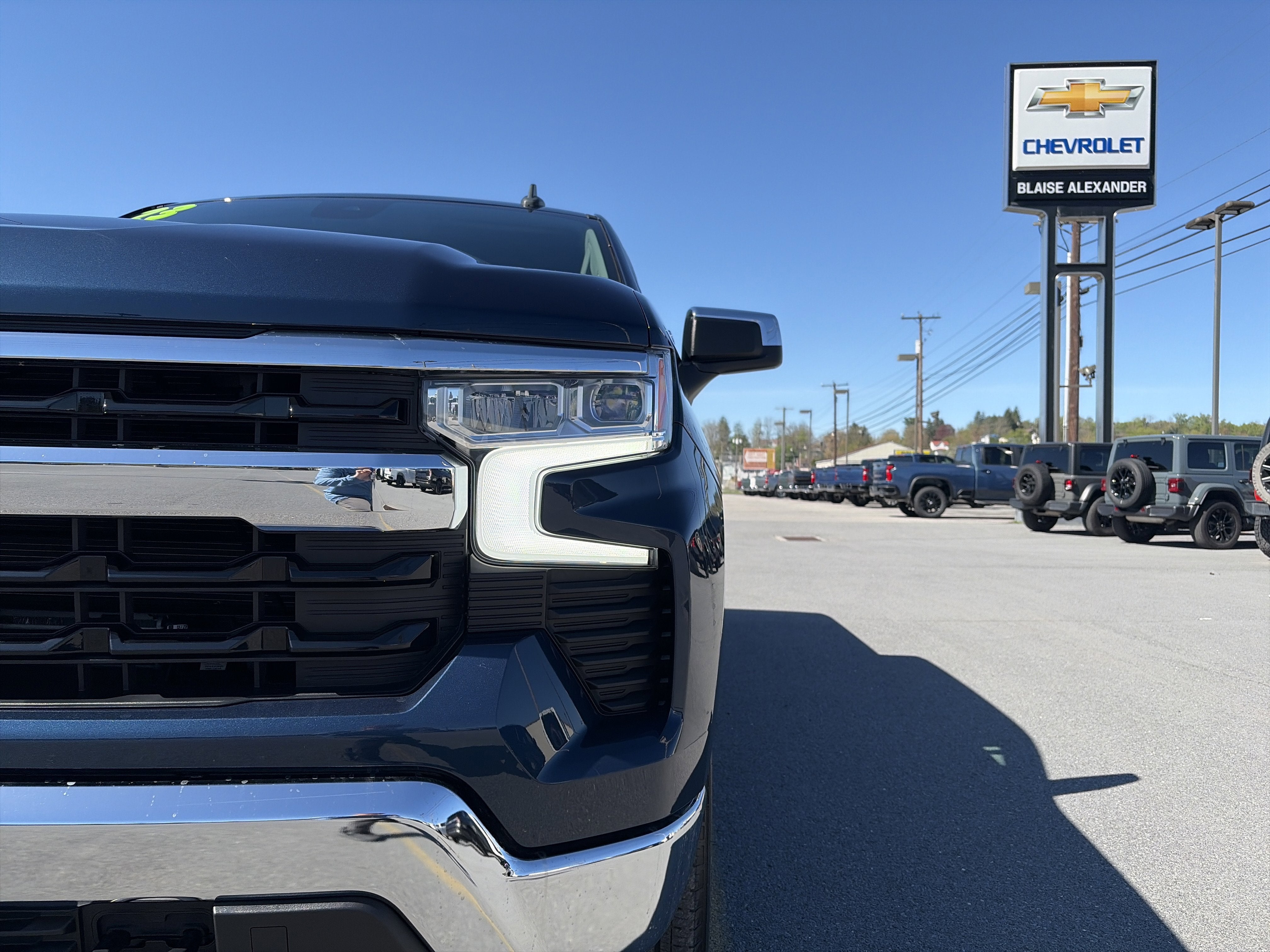 2023 Chevrolet Silverado 1500 LT (2FL)