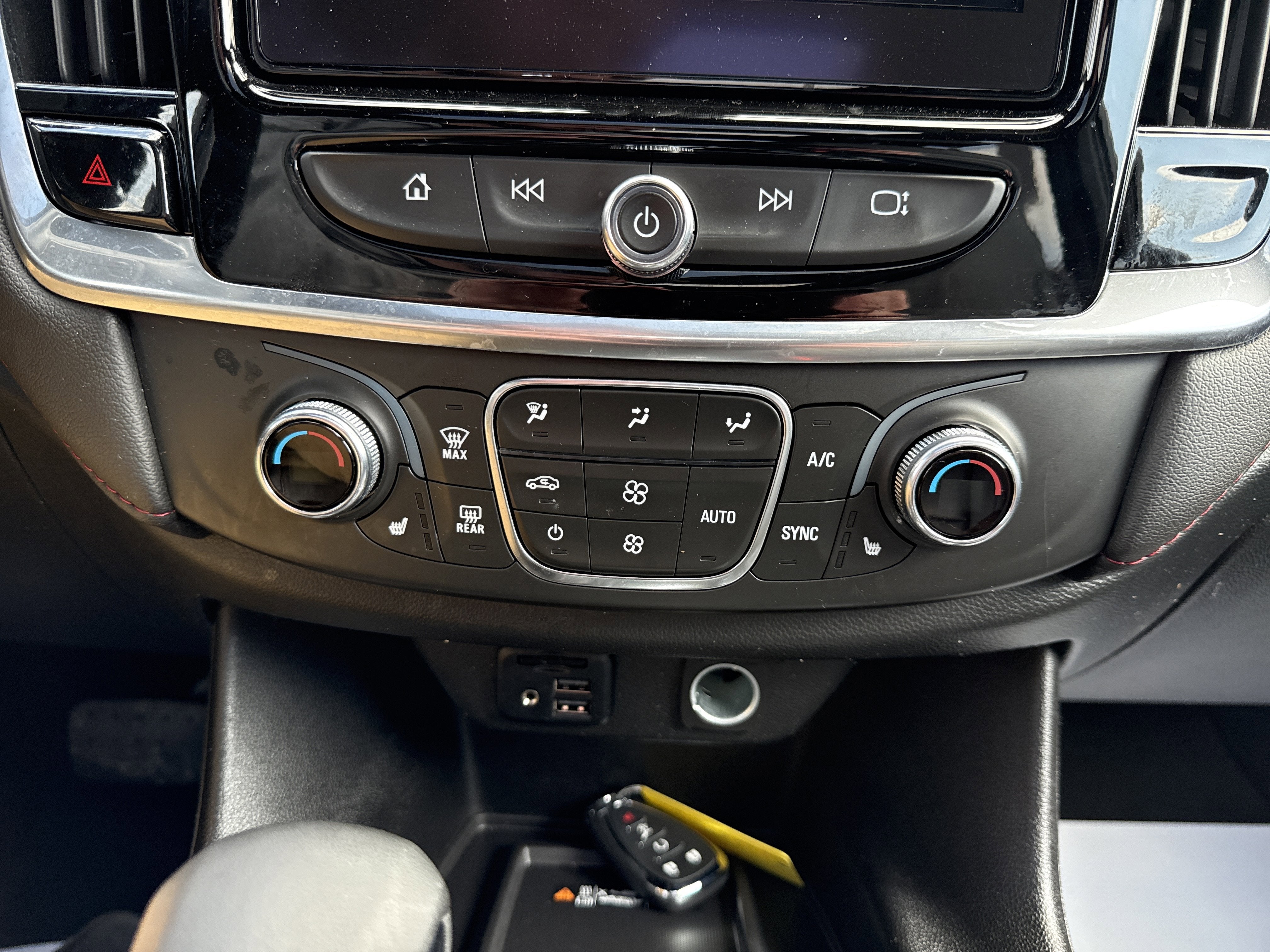 2023 Chevrolet Traverse RS