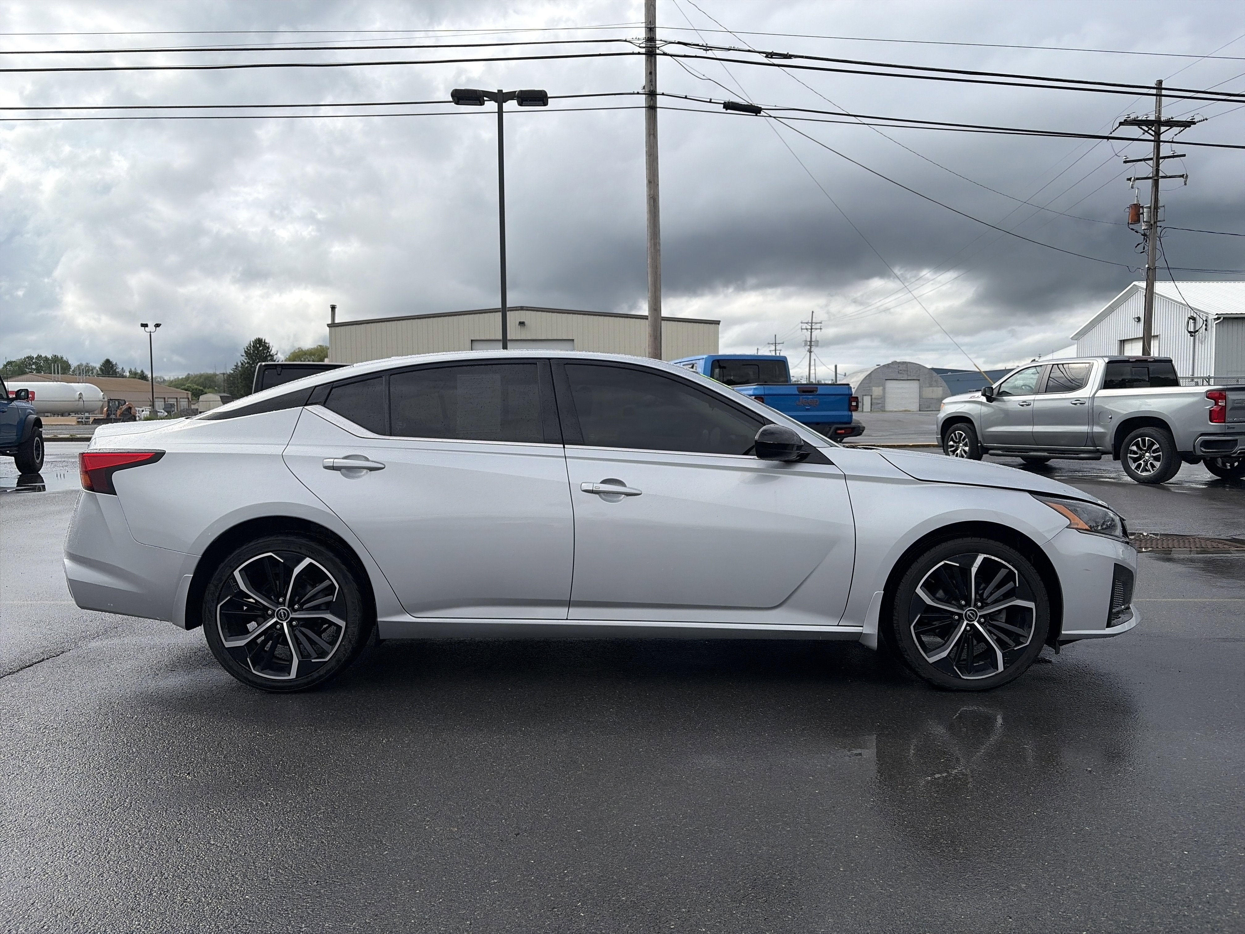 2023 Nissan Altima 2.5 SR