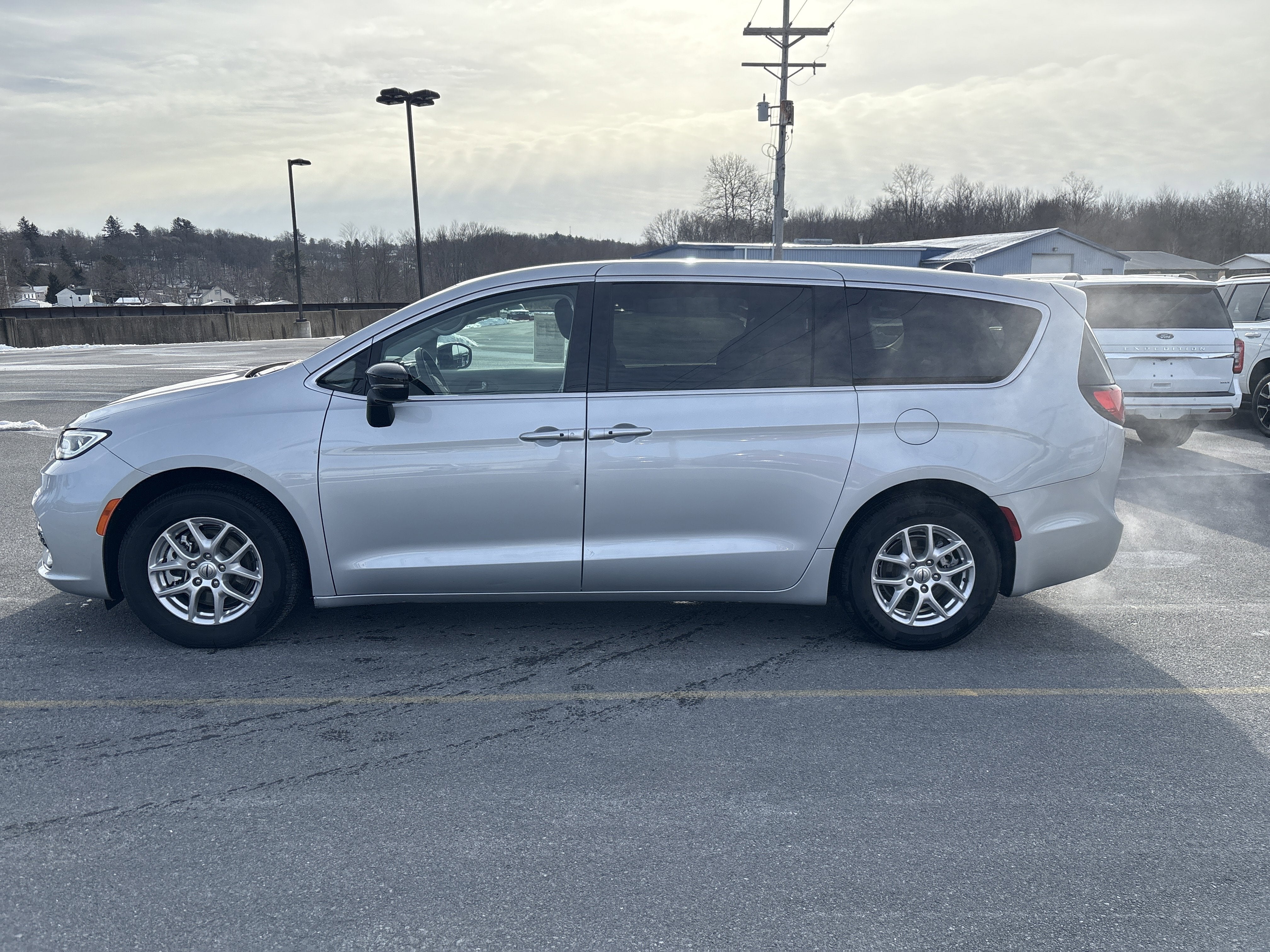 2024 Chrysler Pacifica Touring L