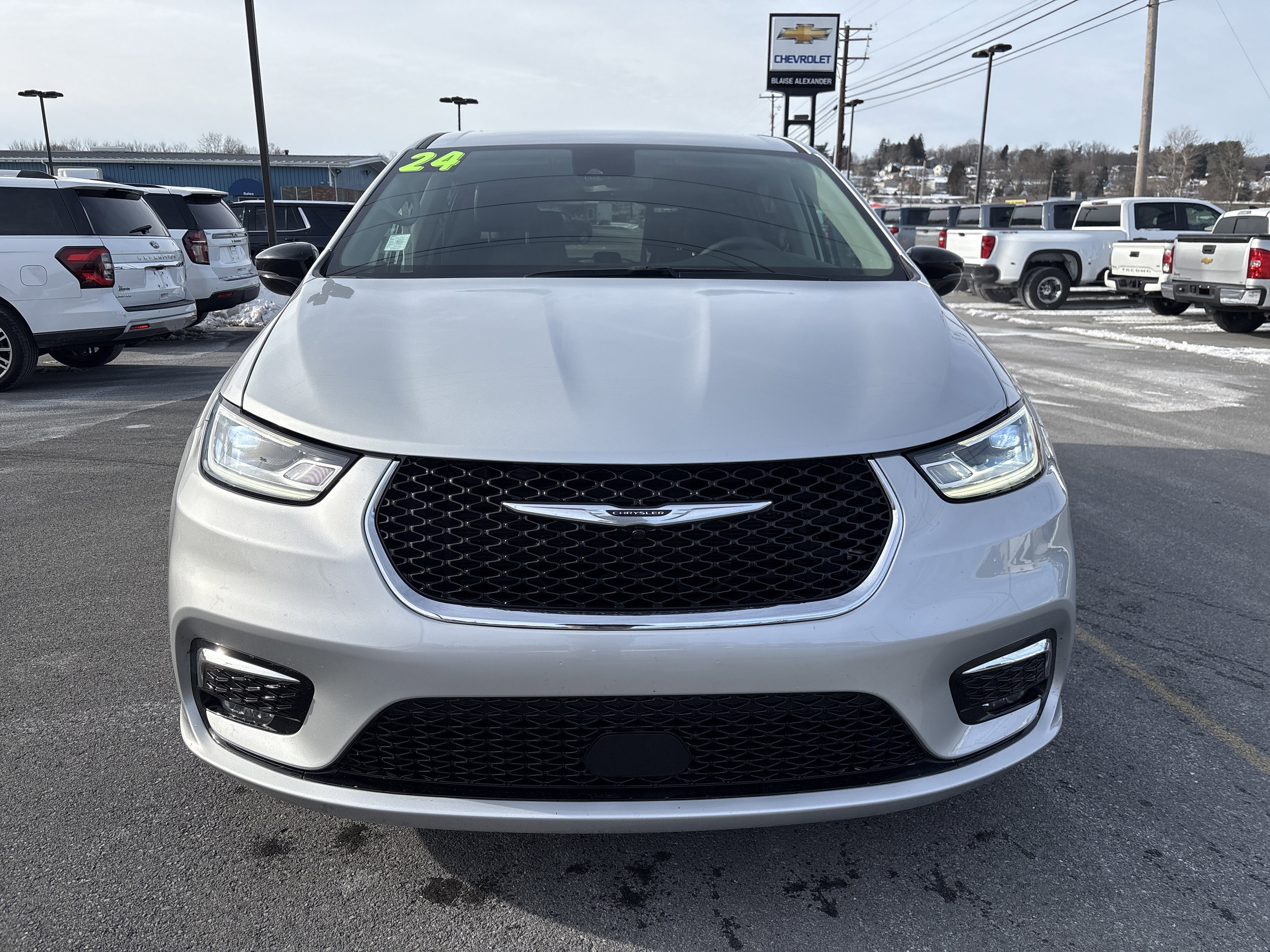 2024 Chrysler Pacifica Touring L