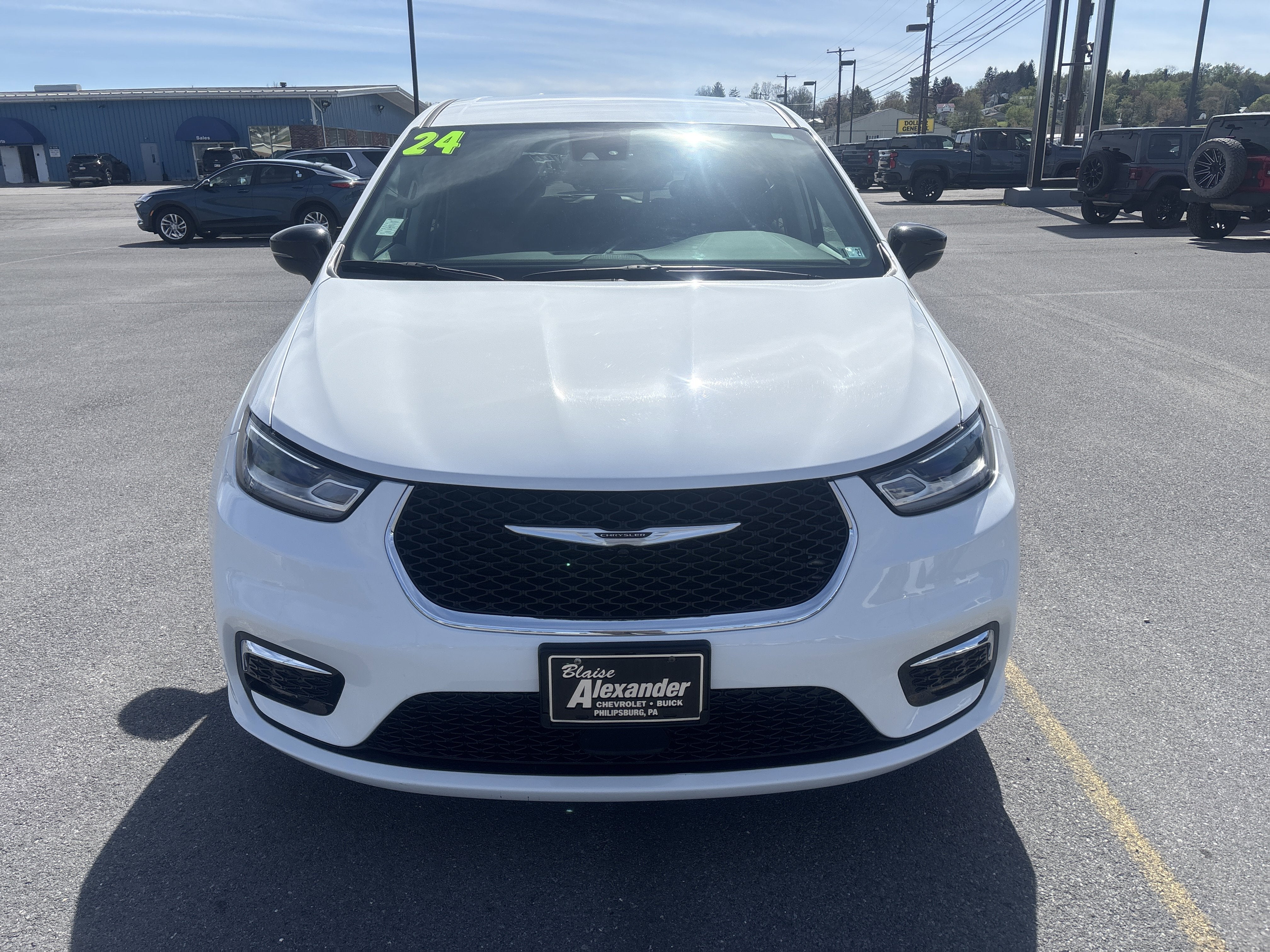 2024 Chrysler Pacifica Touring L