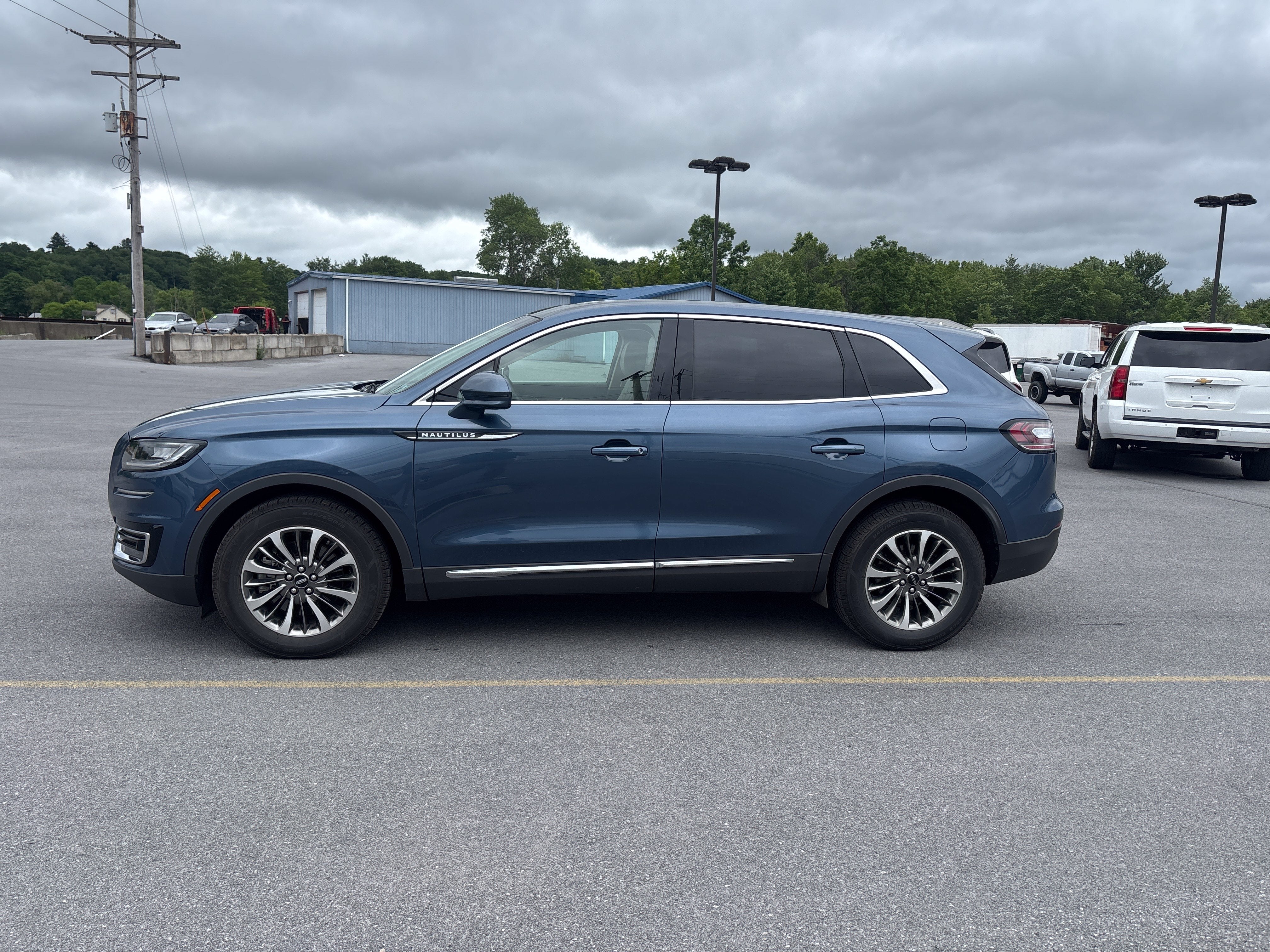 2019 Lincoln Nautilus Select