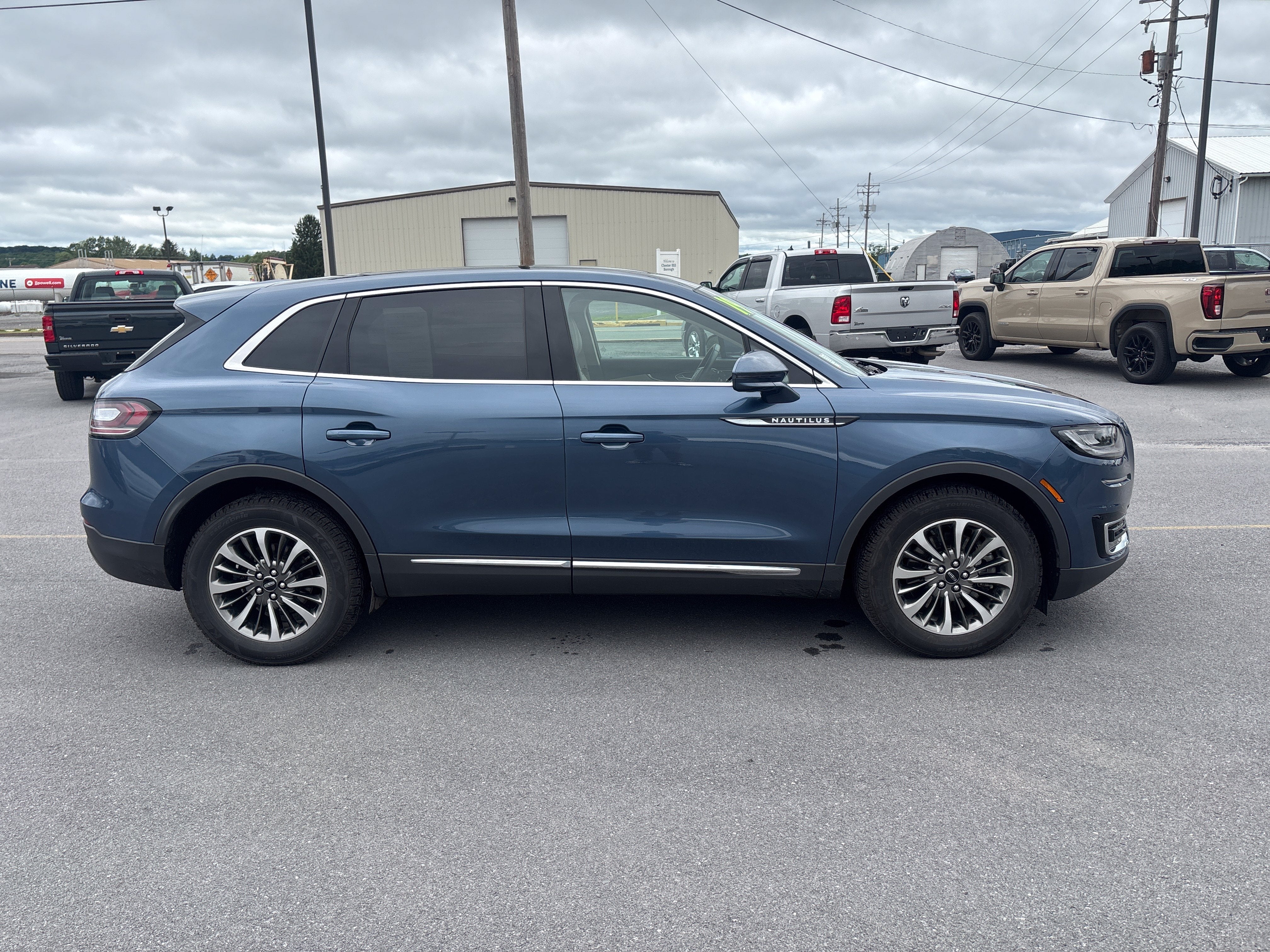 2019 Lincoln Nautilus Select