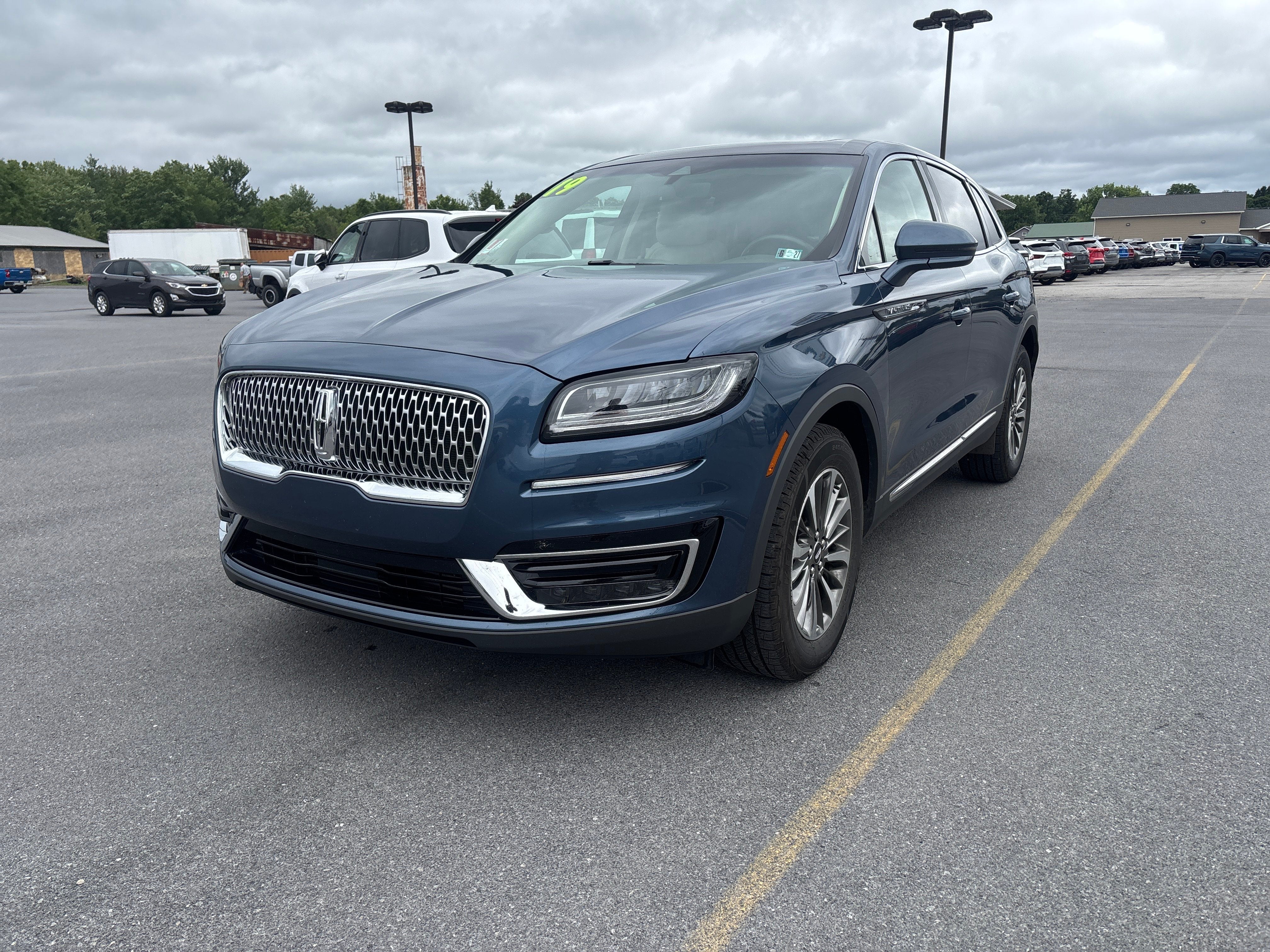 2019 Lincoln Nautilus Select