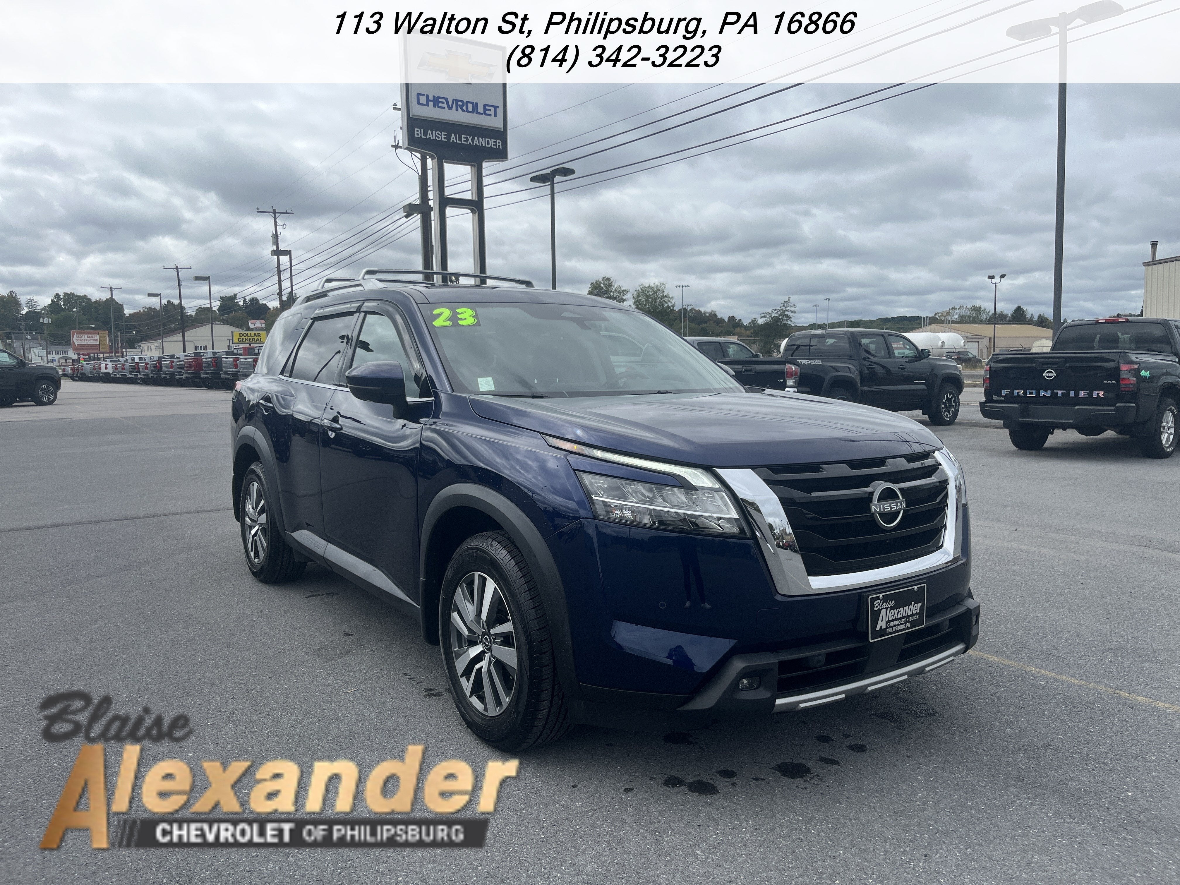2023 Nissan Pathfinder SL