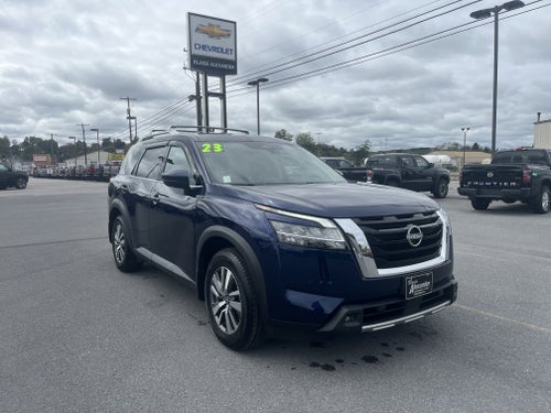 2023 Nissan Pathfinder SL